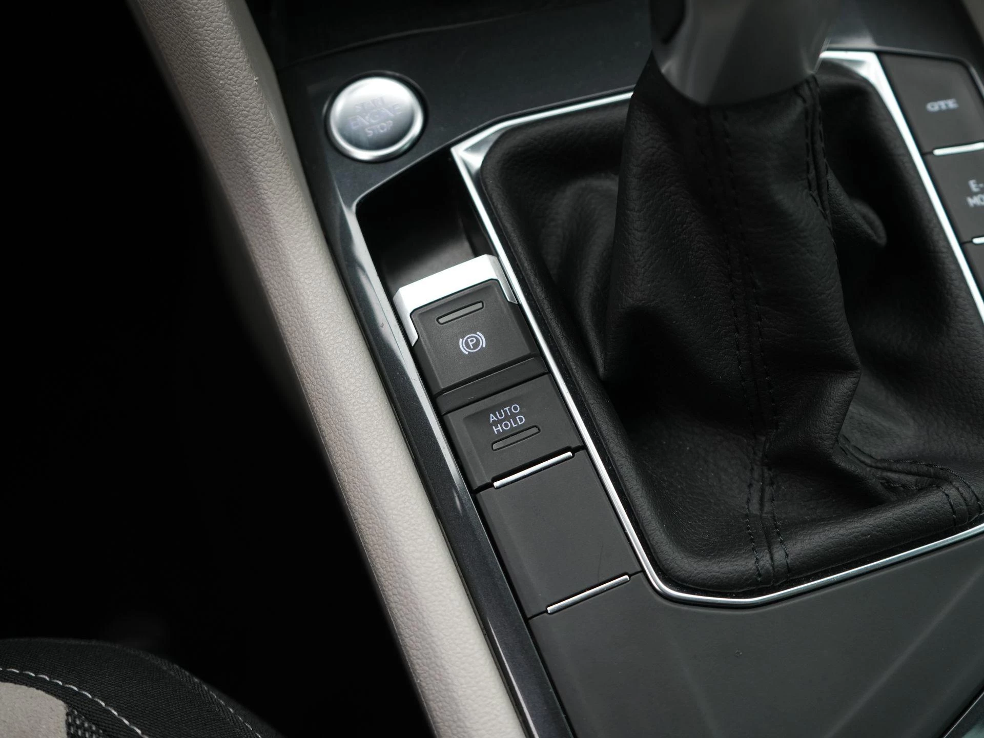 Volkswagen-Tiguan-image-27