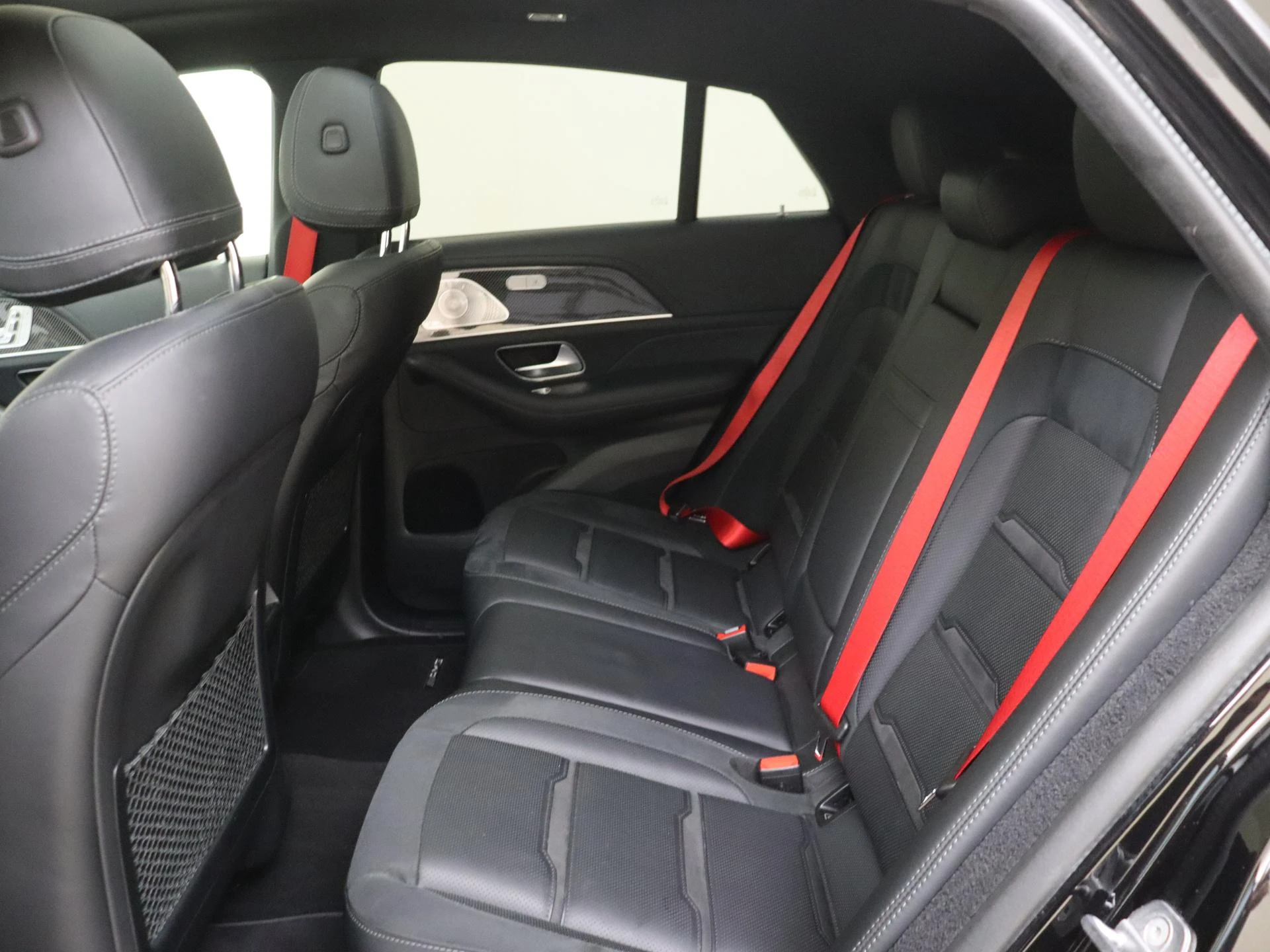 Mercedes-Benz-GLE-image-18