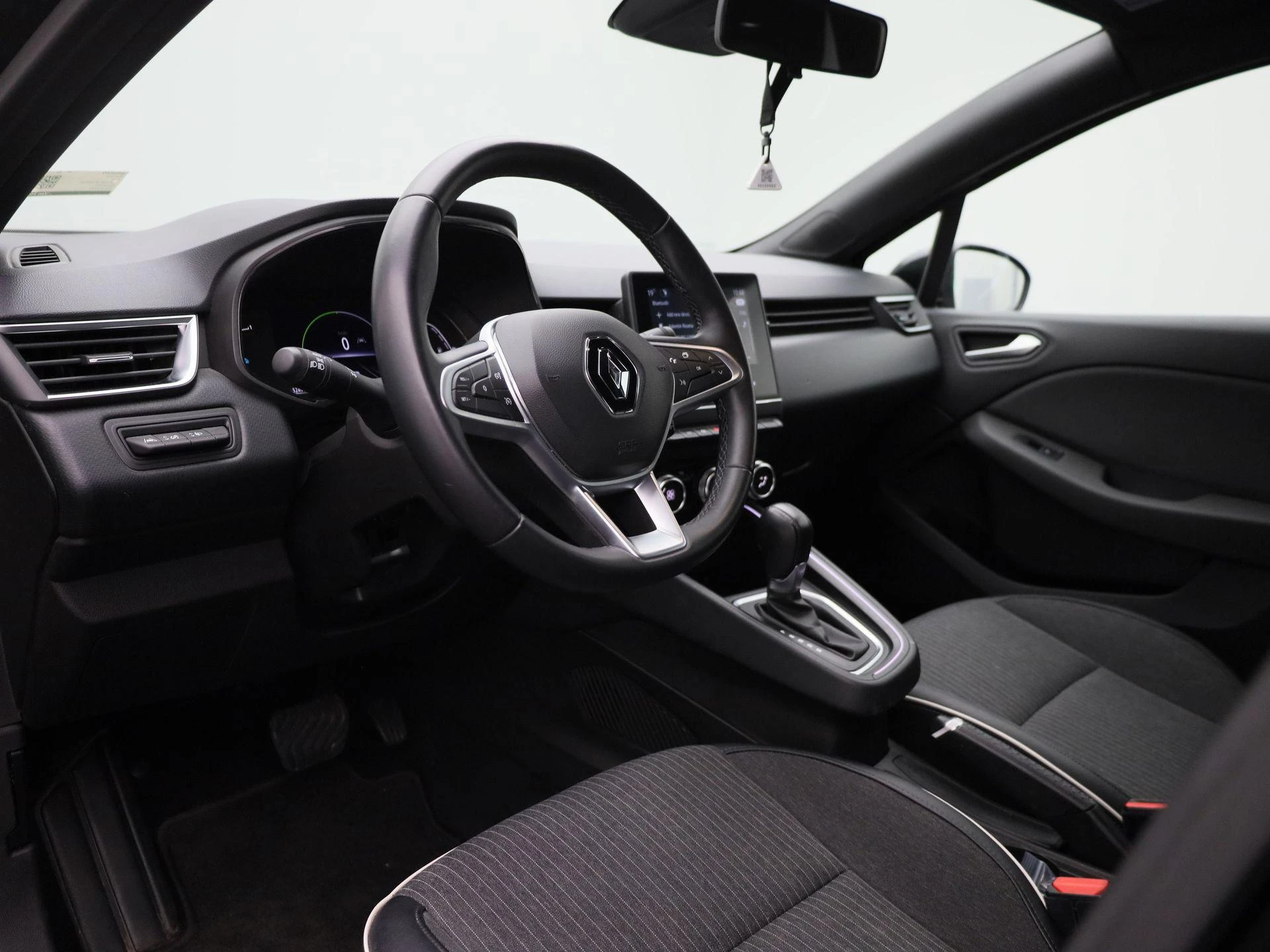 Renault-Clio-image-27