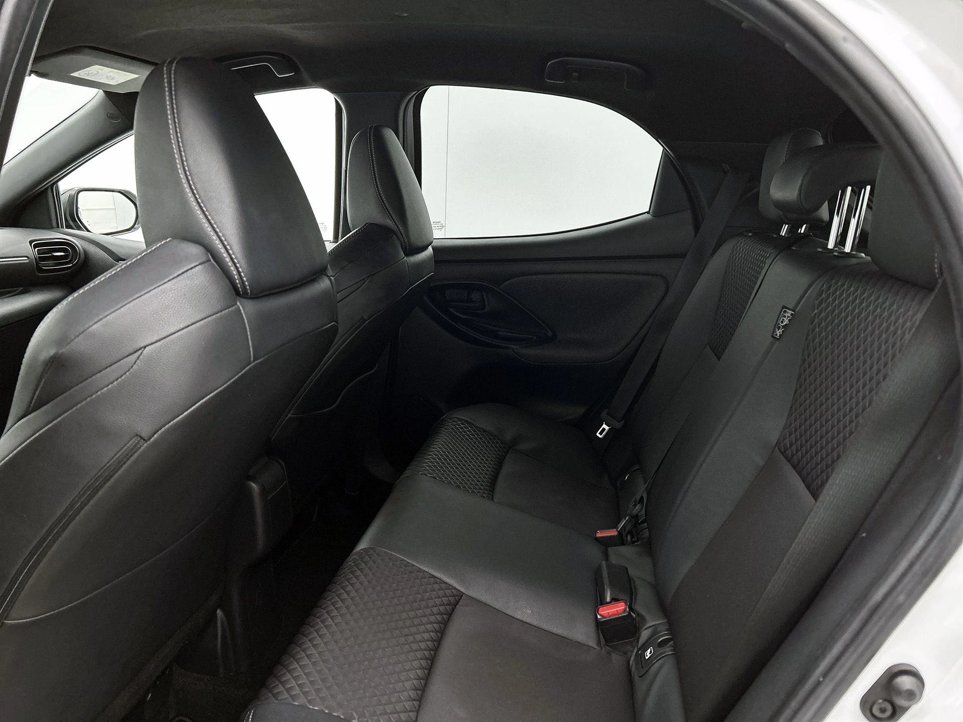 Toyota-Yaris-image-25