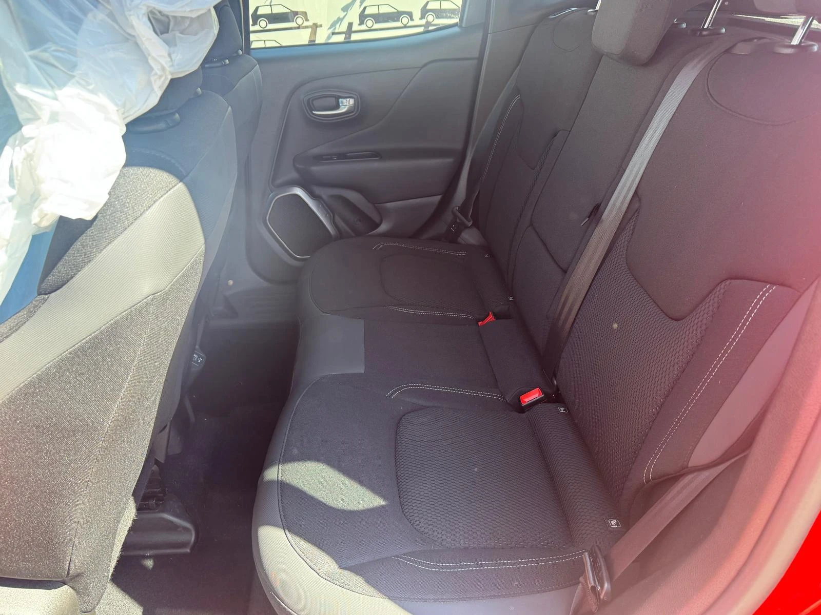 Jeep-Renegade-image-21