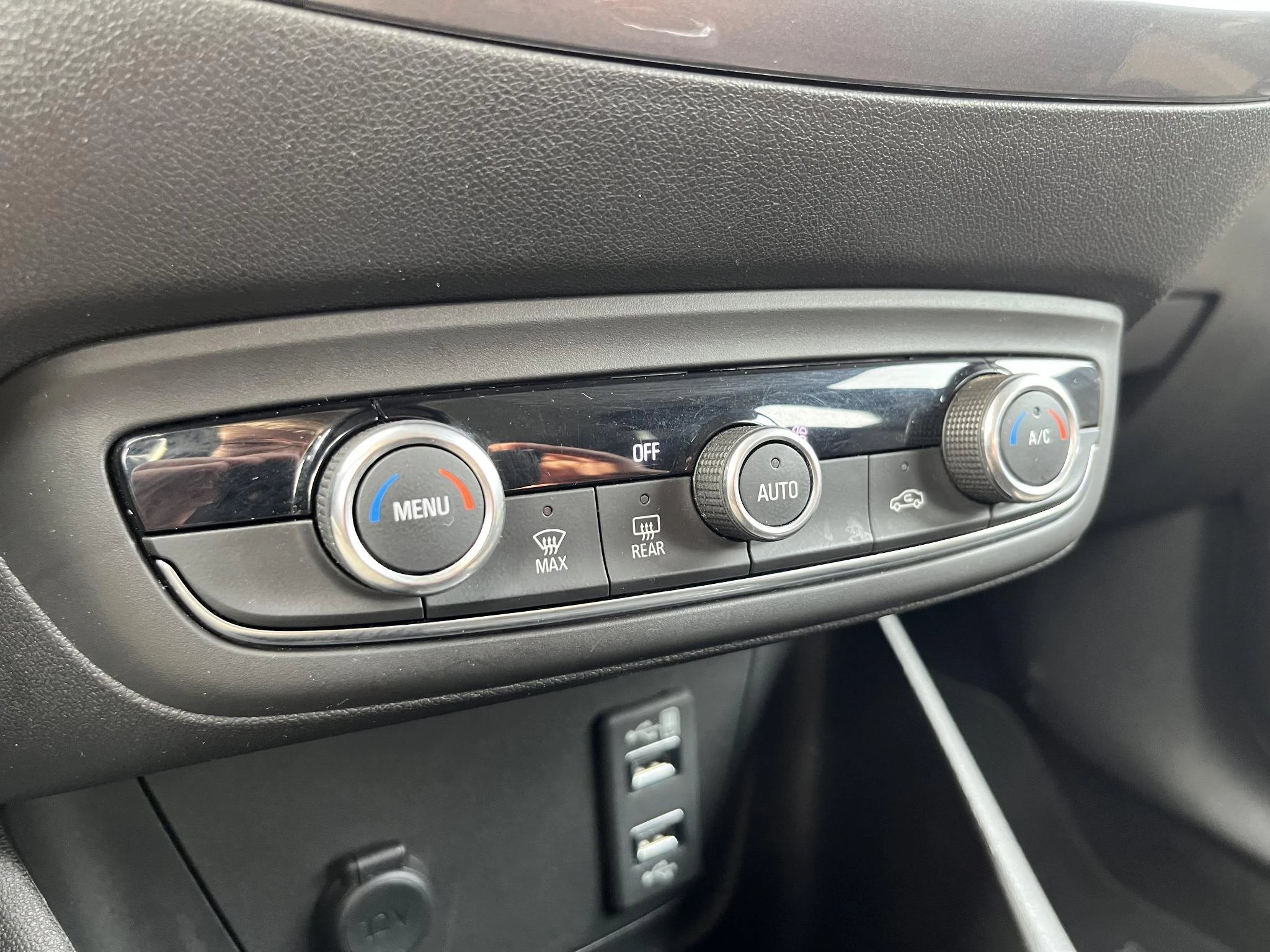 Opel-Crossland X-image-32