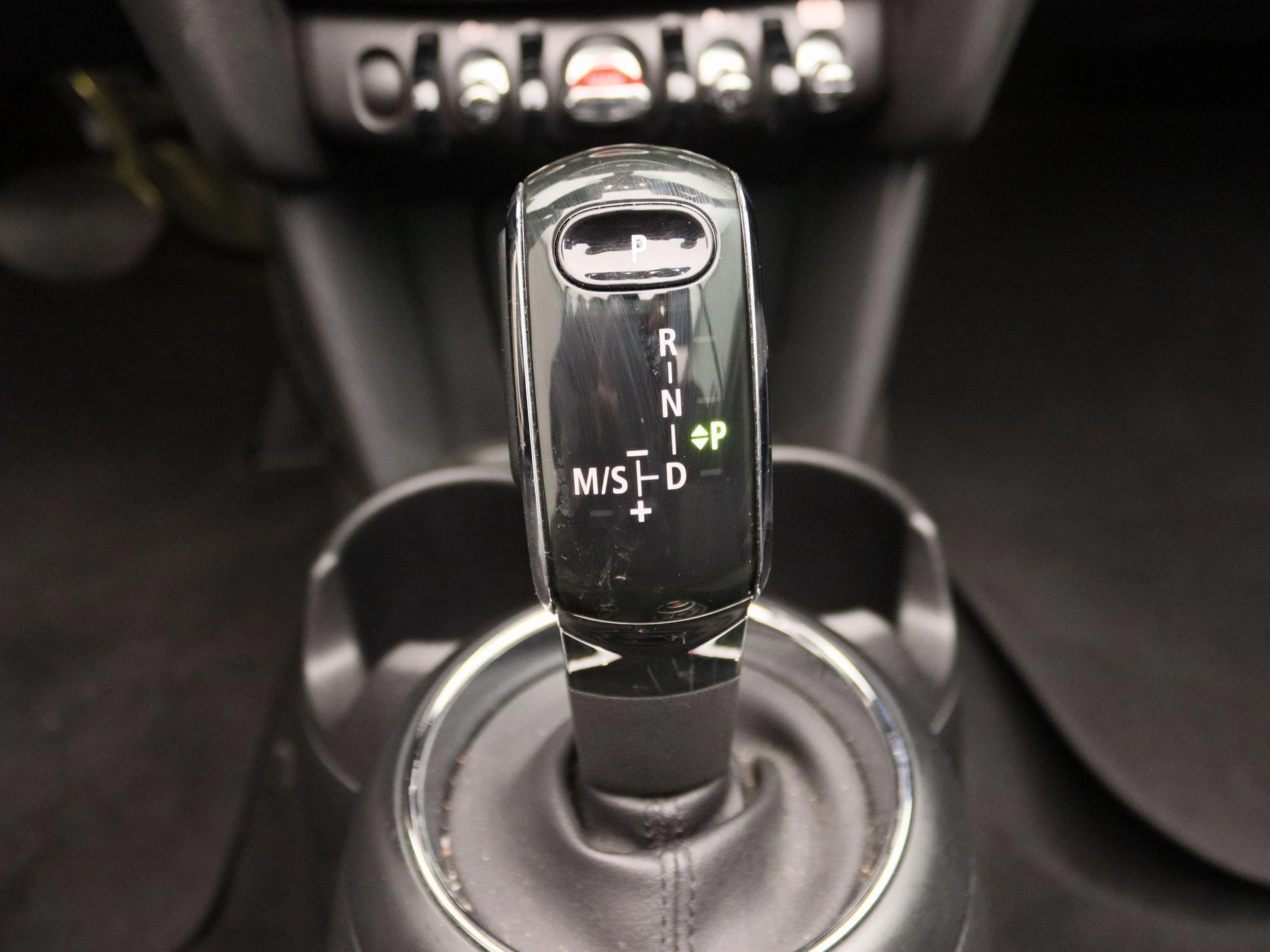 MINI-Cooper Cabrio-image-11
