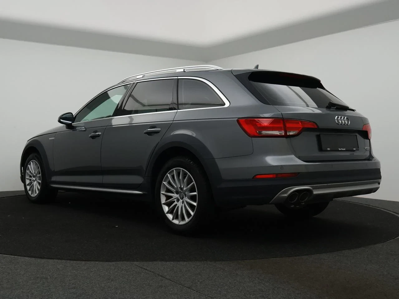 Audi-A4-image-1