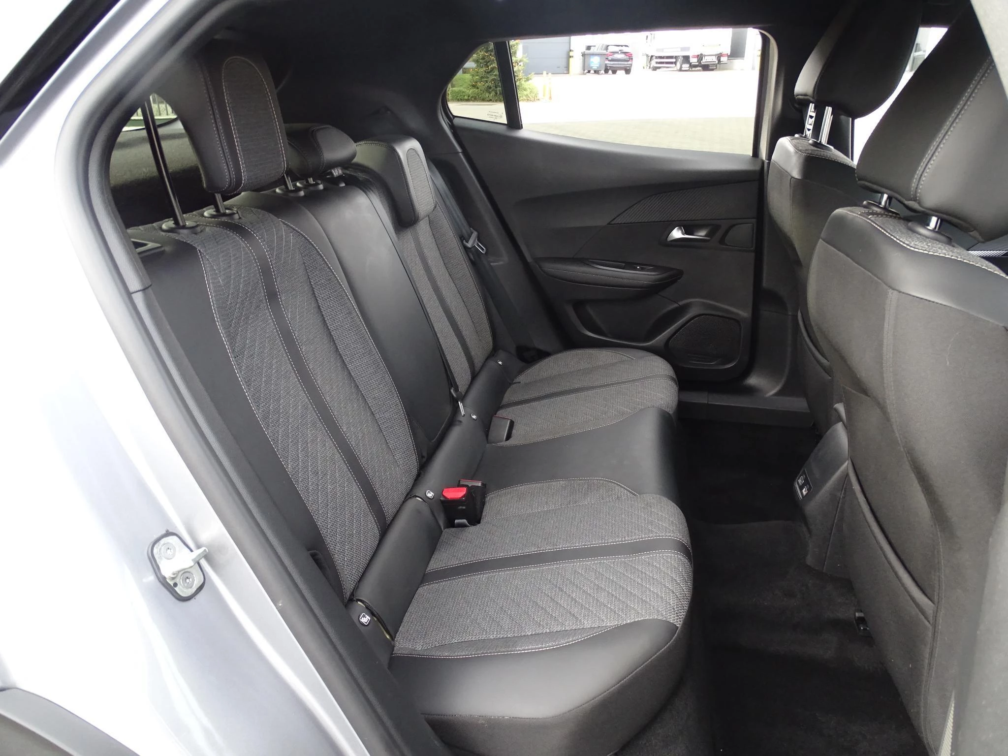 Peugeot-2008-image-12