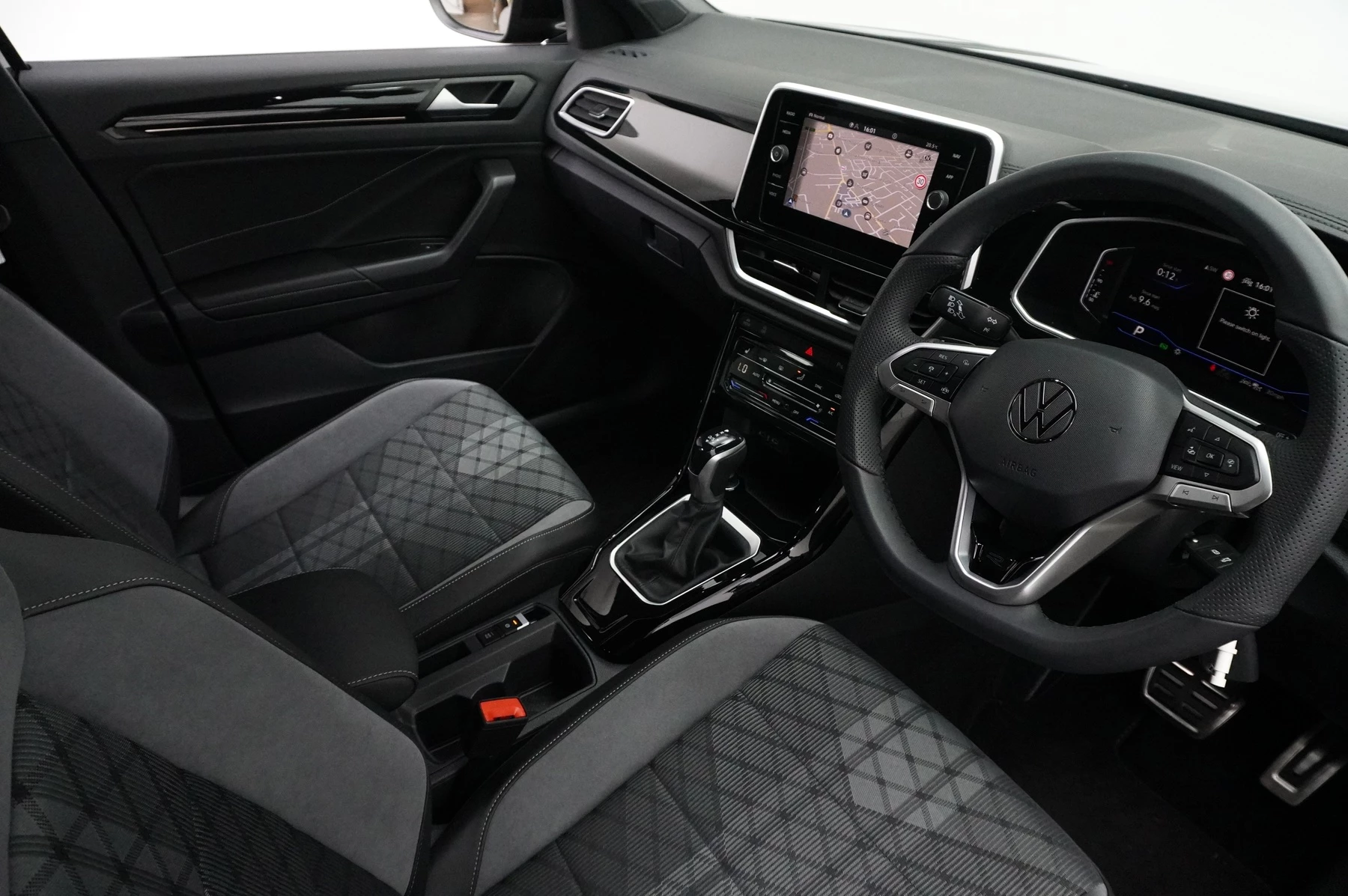 Volkswagen-T-Roc-image-5