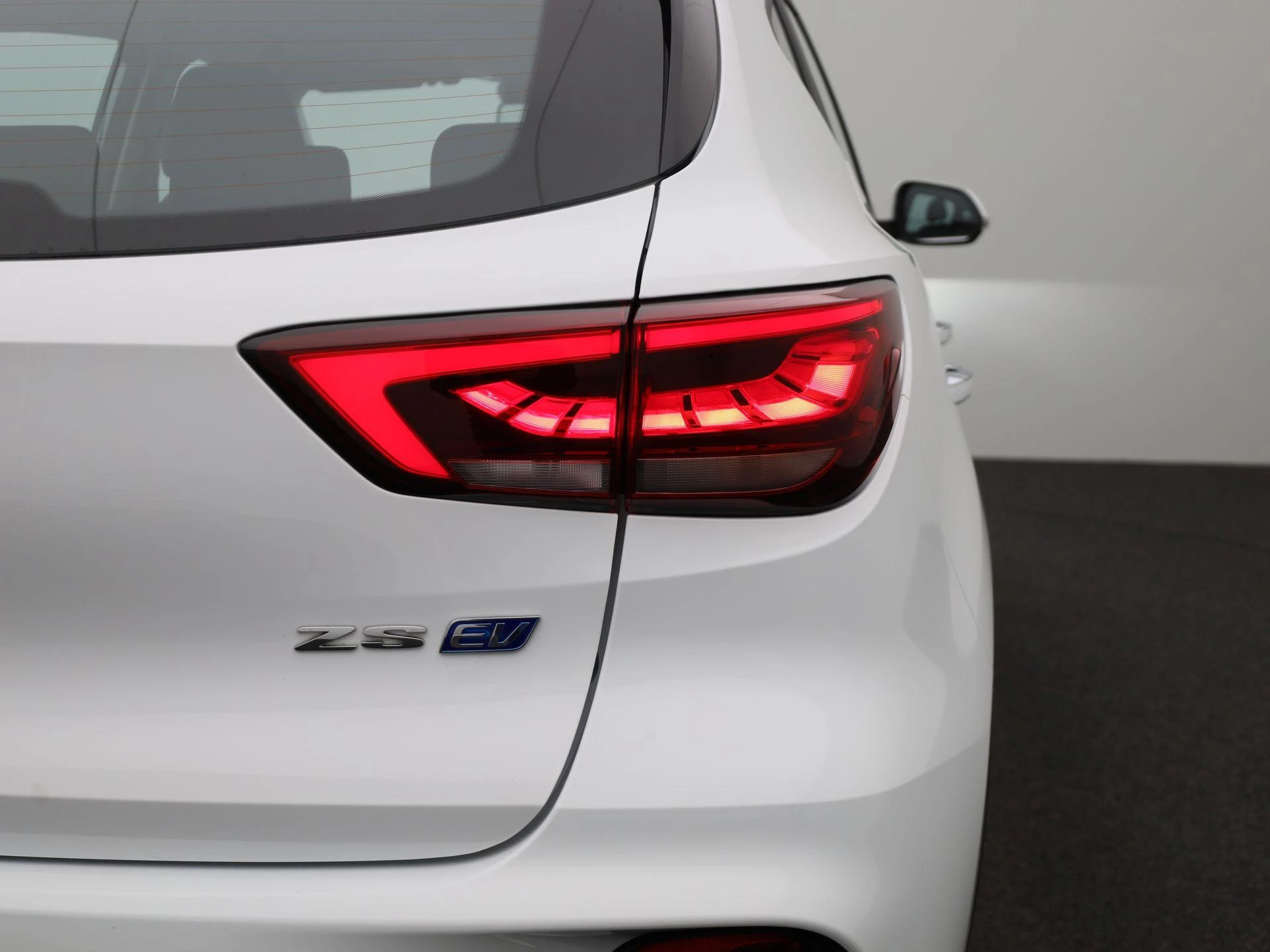MG-ZS EV-image-35