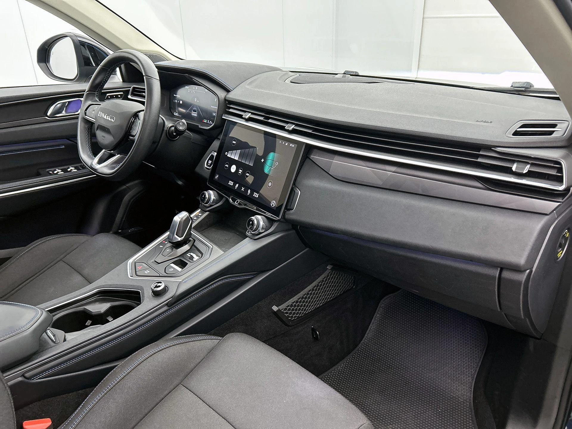 Lynk & Co-01-image-26