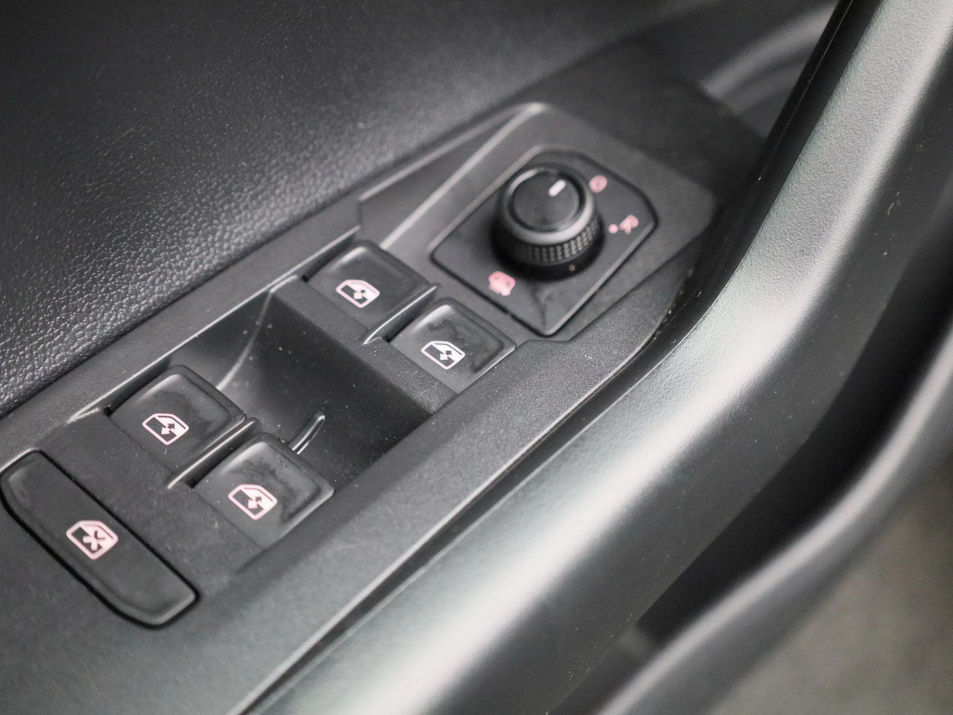 Volkswagen-Polo-image-27