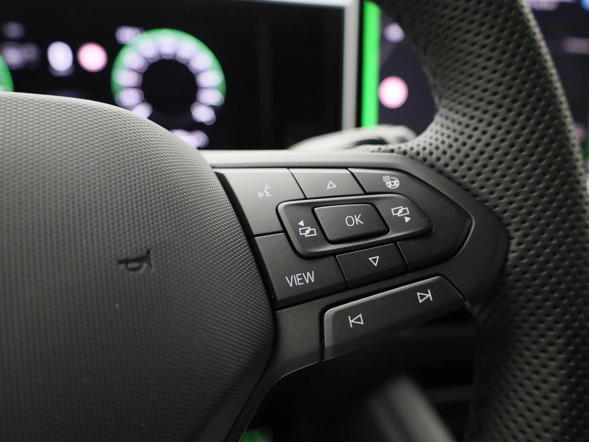 Volkswagen-Tiguan-image-18