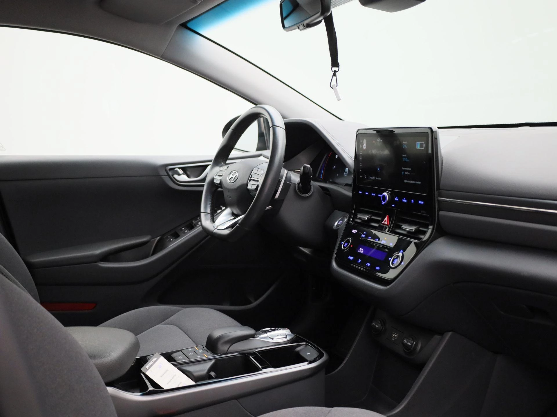 Hyundai-IONIQ-image-32