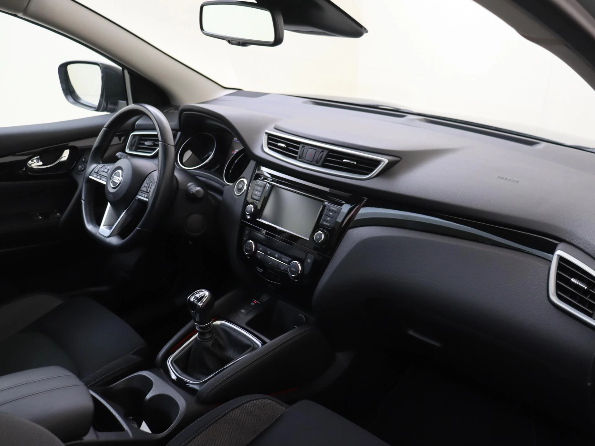 Nissan-QASHQAI-image-4