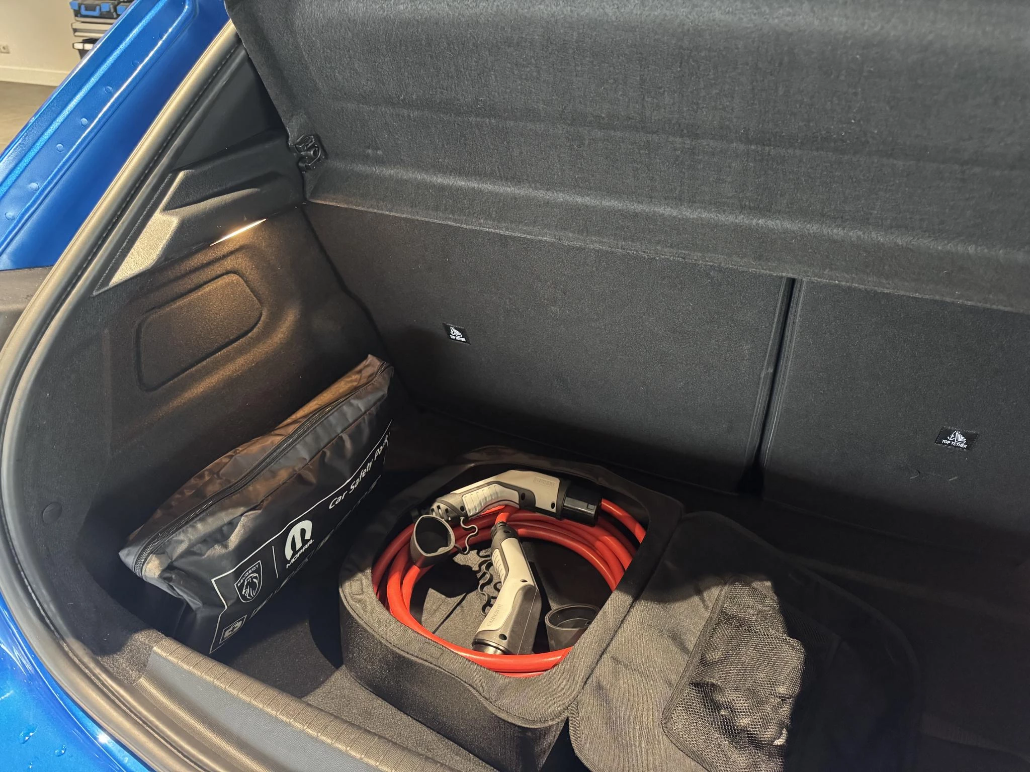 Peugeot-e-208-image-23