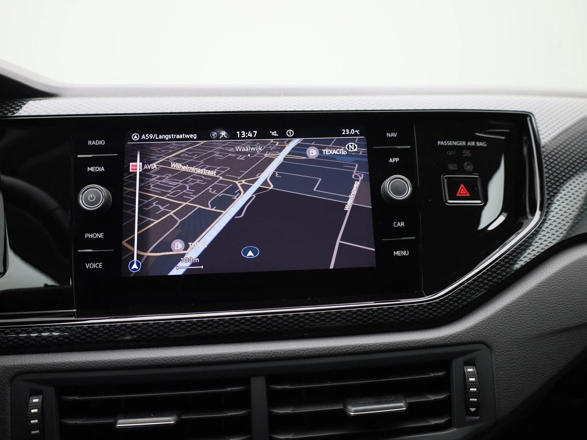 Volkswagen-Polo-image-17