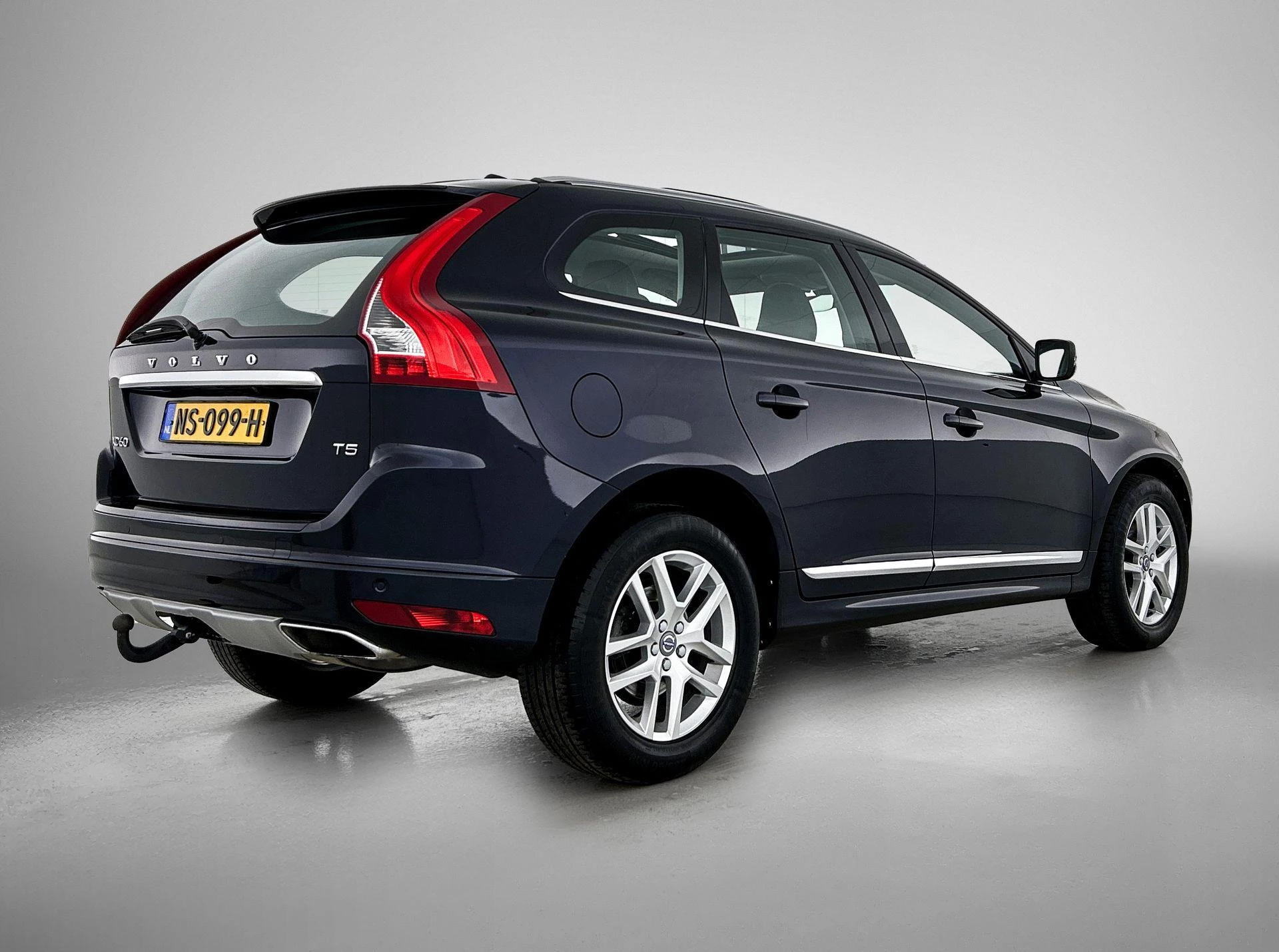 Volvo-XC60-image-3