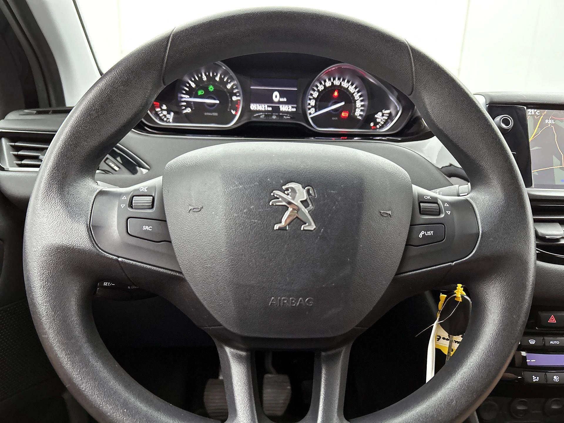 Peugeot-208-image-30