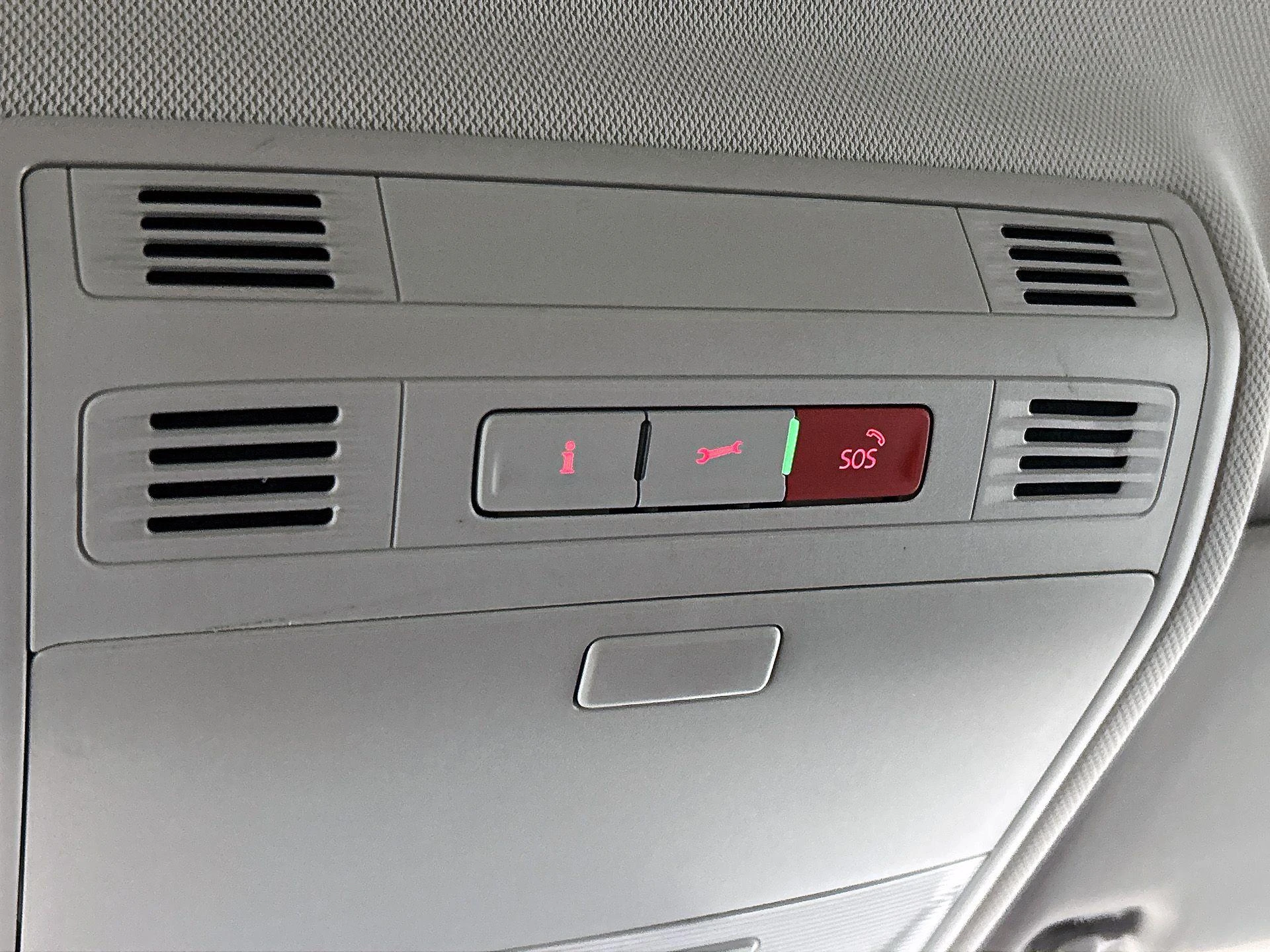 Volkswagen-Polo-image-9