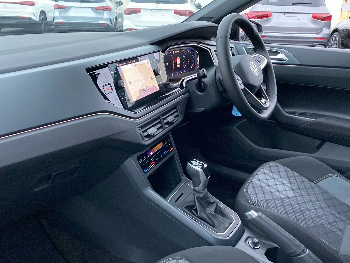 Volkswagen-Polo-image-1