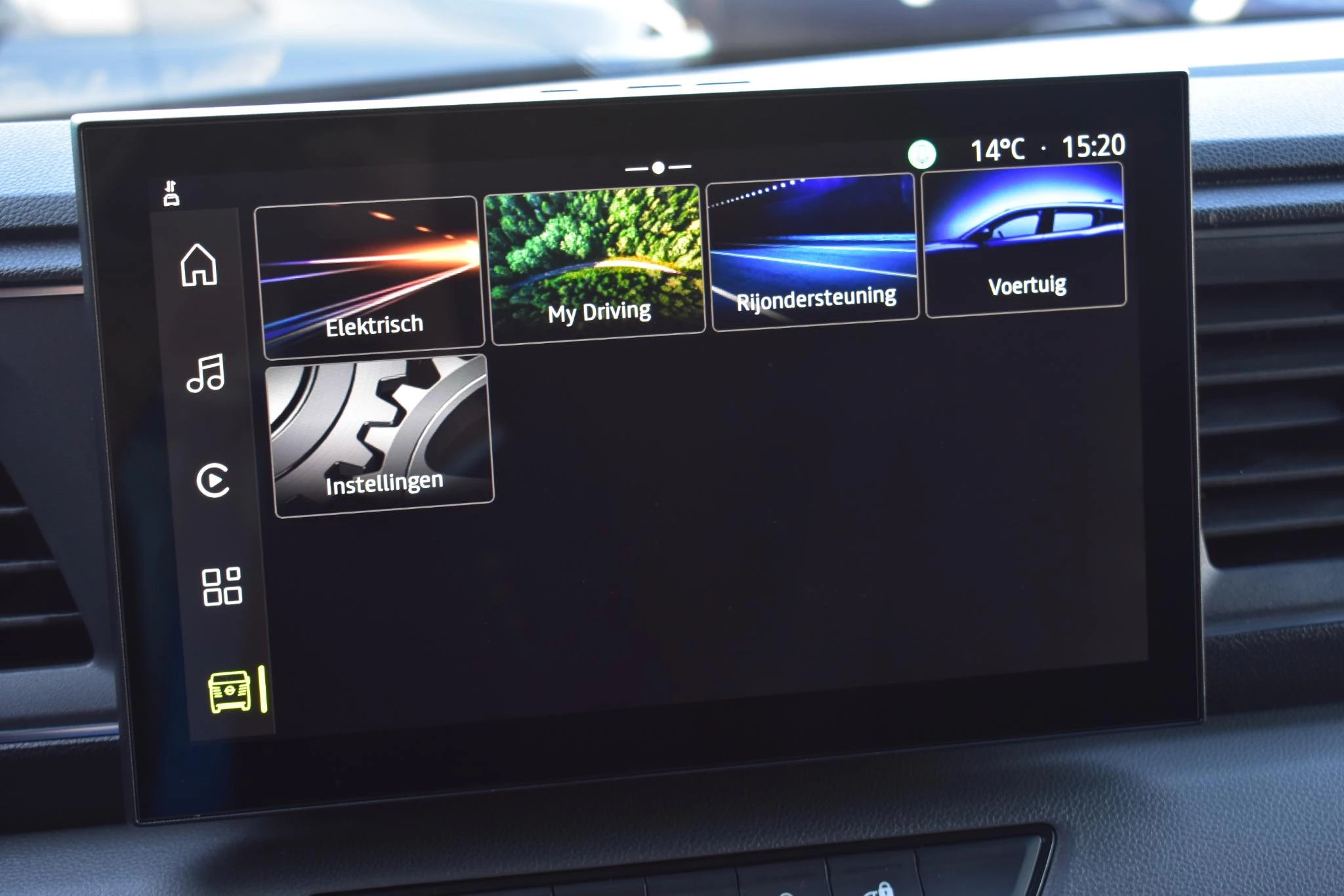 Nissan-Interstar-image-21