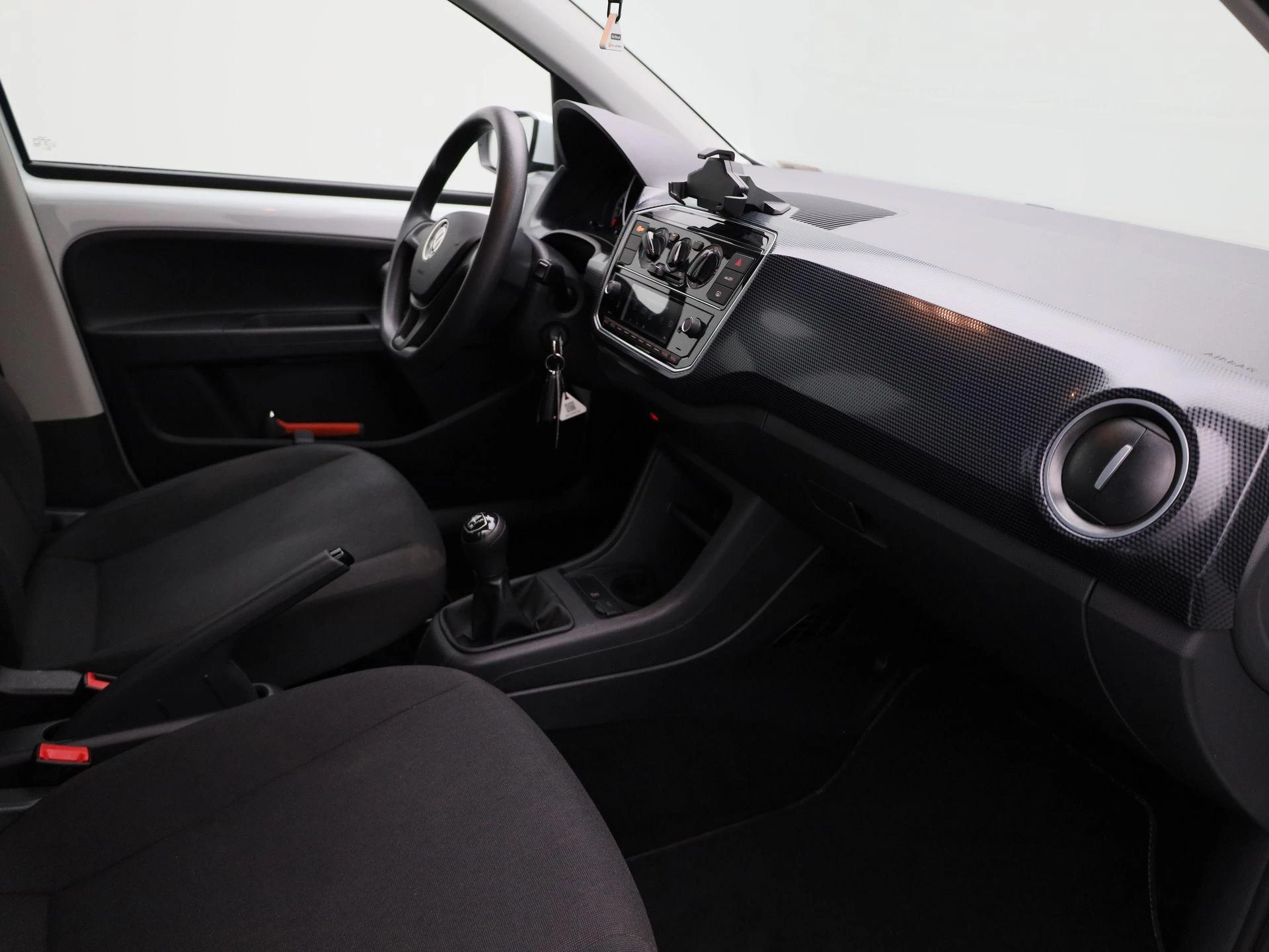 Volkswagen-up!-image-22