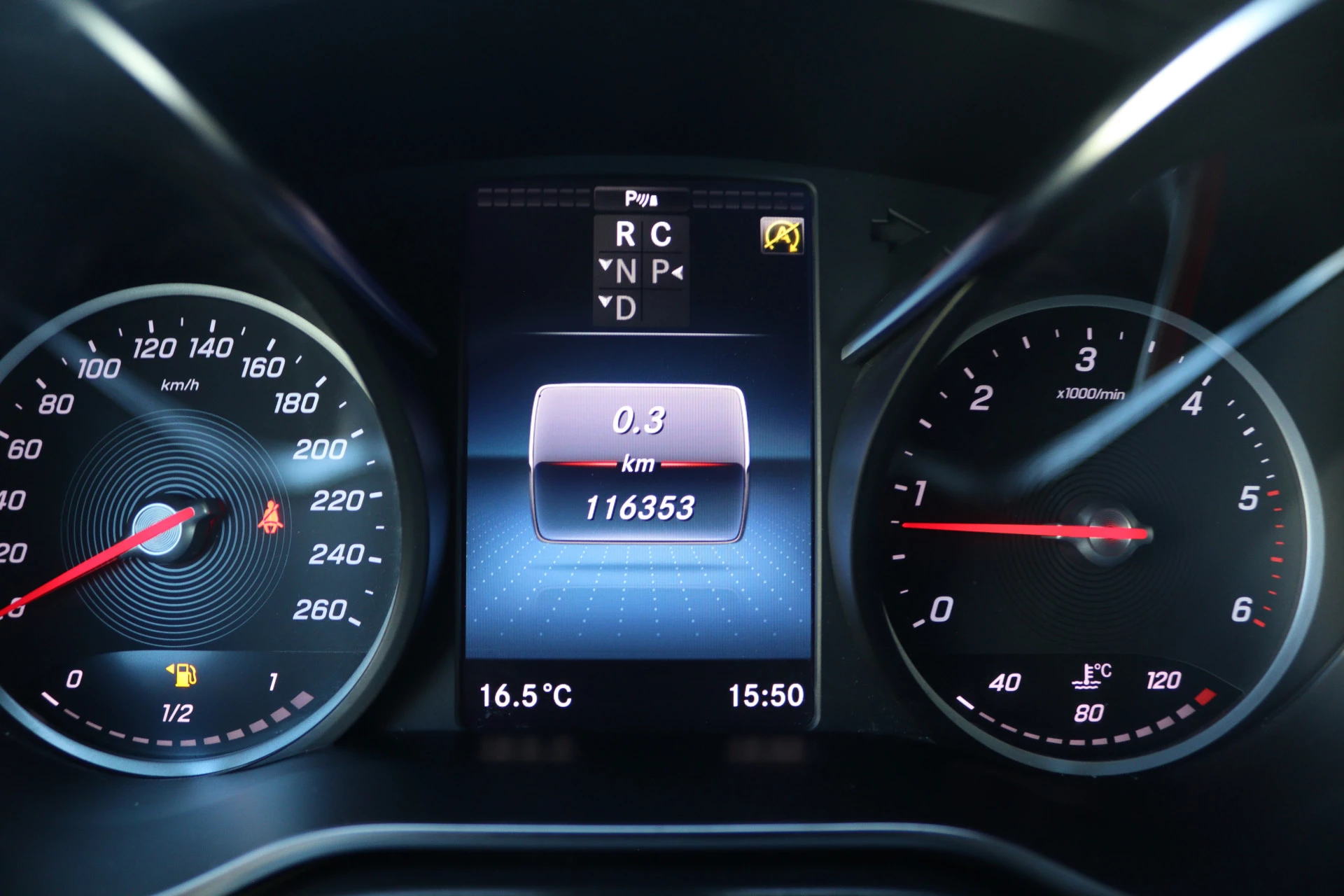 Mercedes-Benz-V-Klasse-image-9