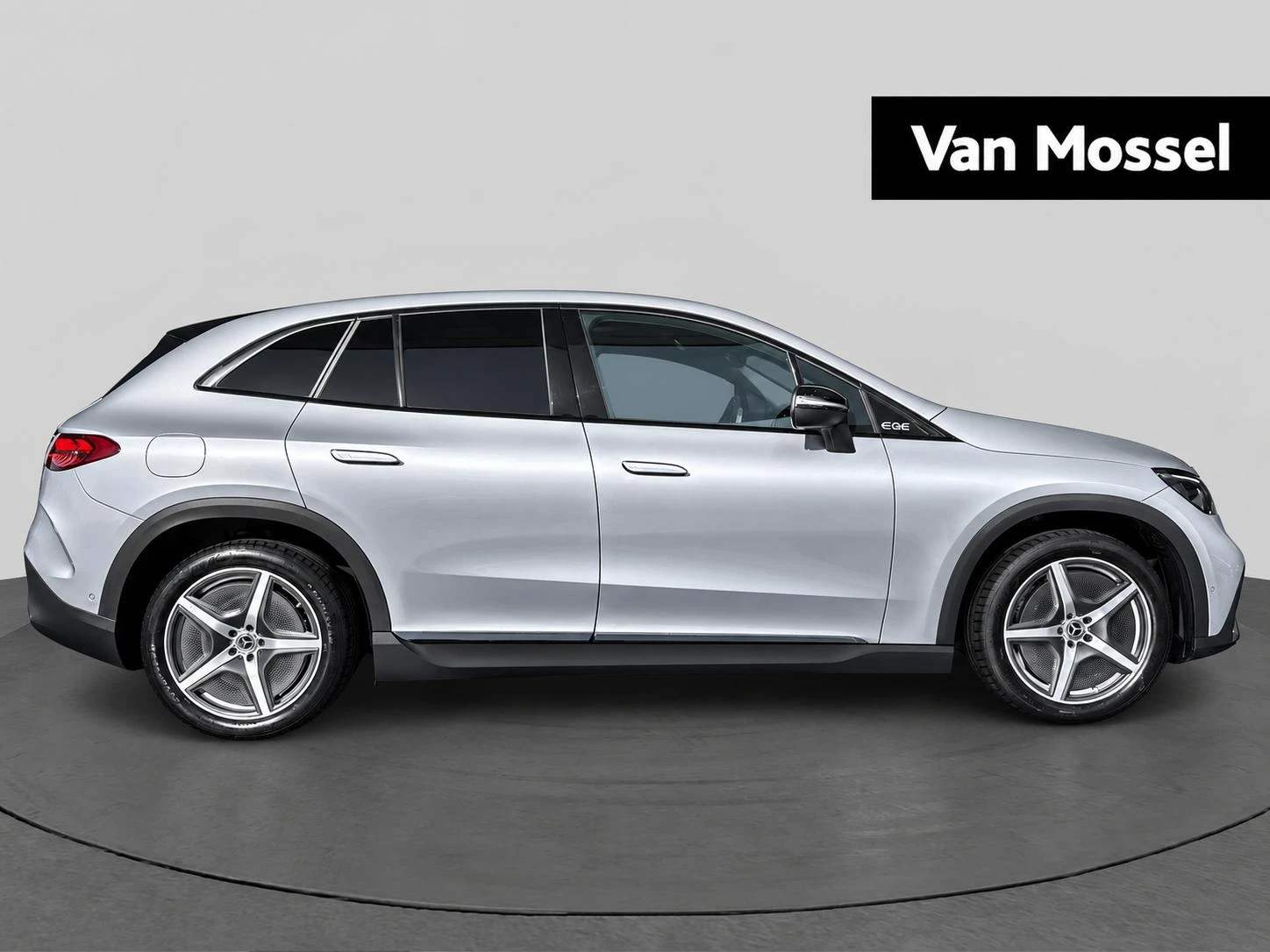 Mercedes-Benz-EQE-image-1