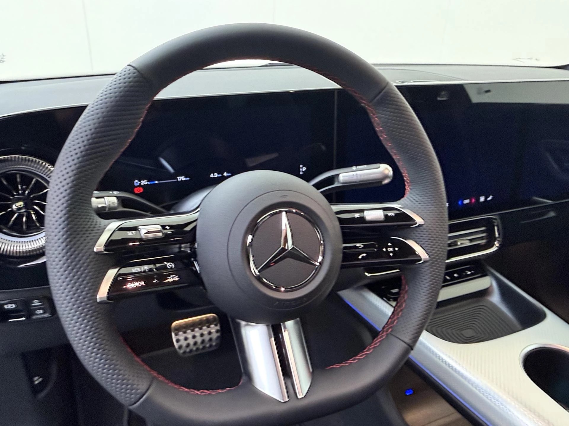 Mercedes-Benz-CLA-image-9