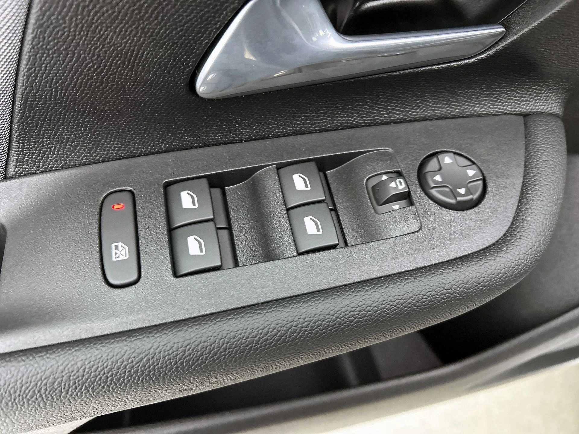 Opel-Mokka-e-image-40