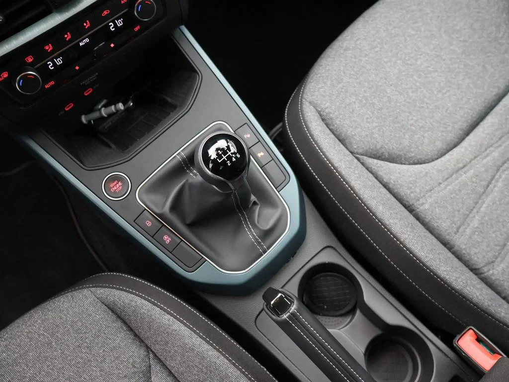 SEAT-Arona-image-14