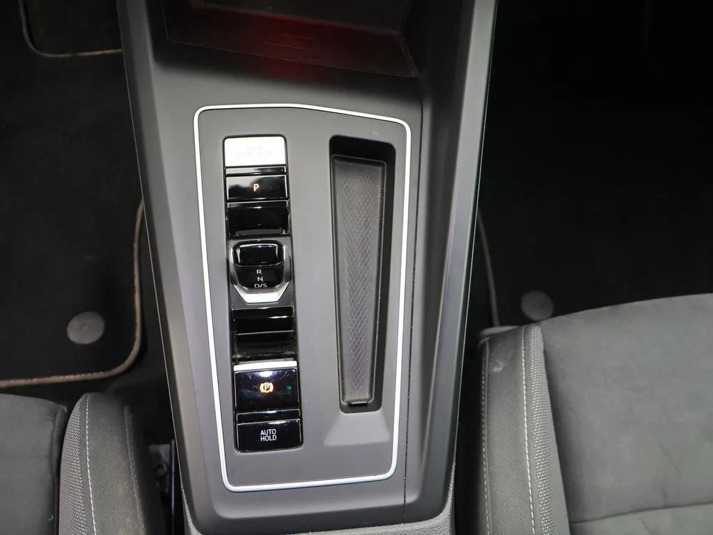 Volkswagen-Golf-image-15
