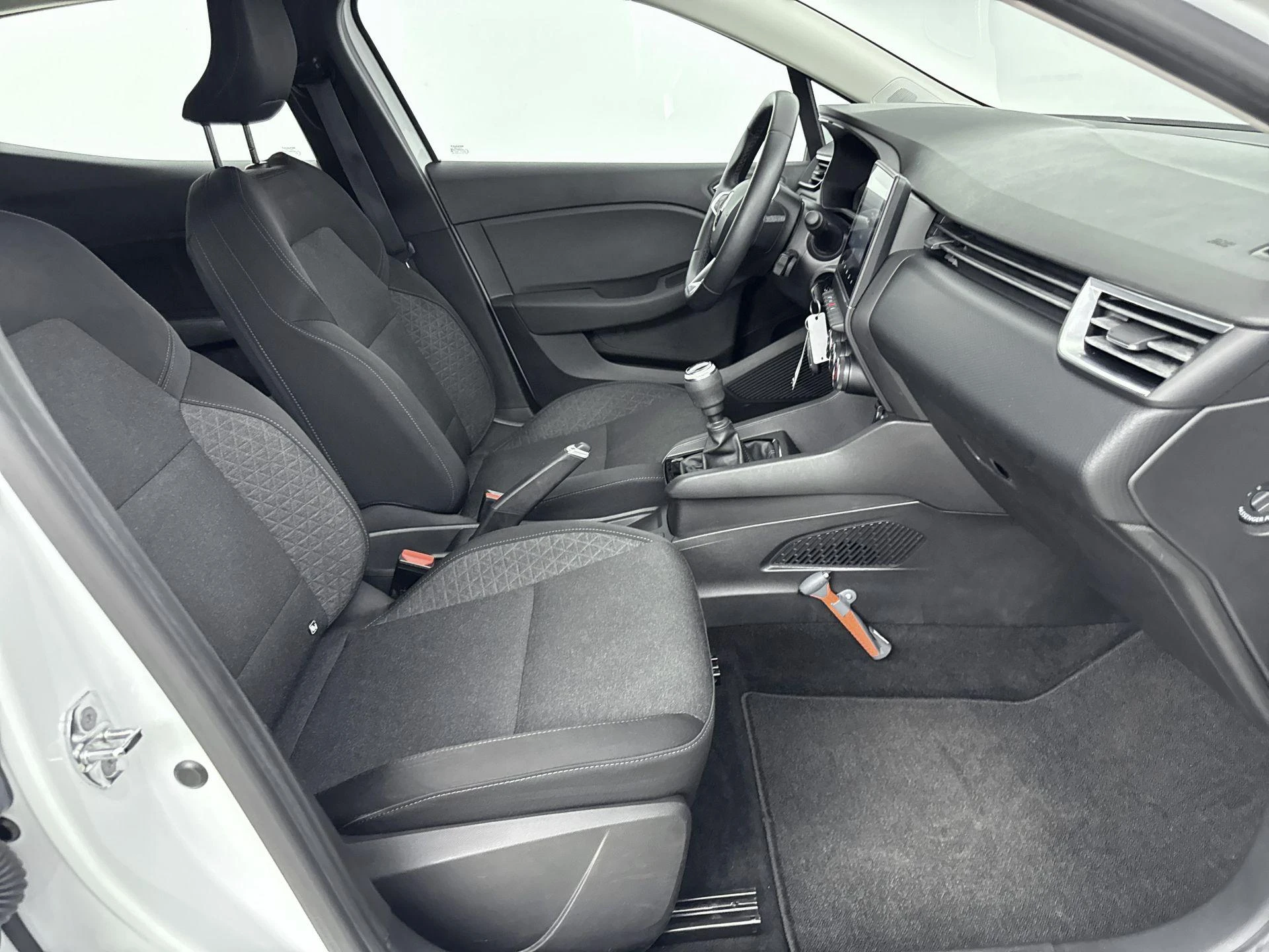 Renault-Clio-image-26