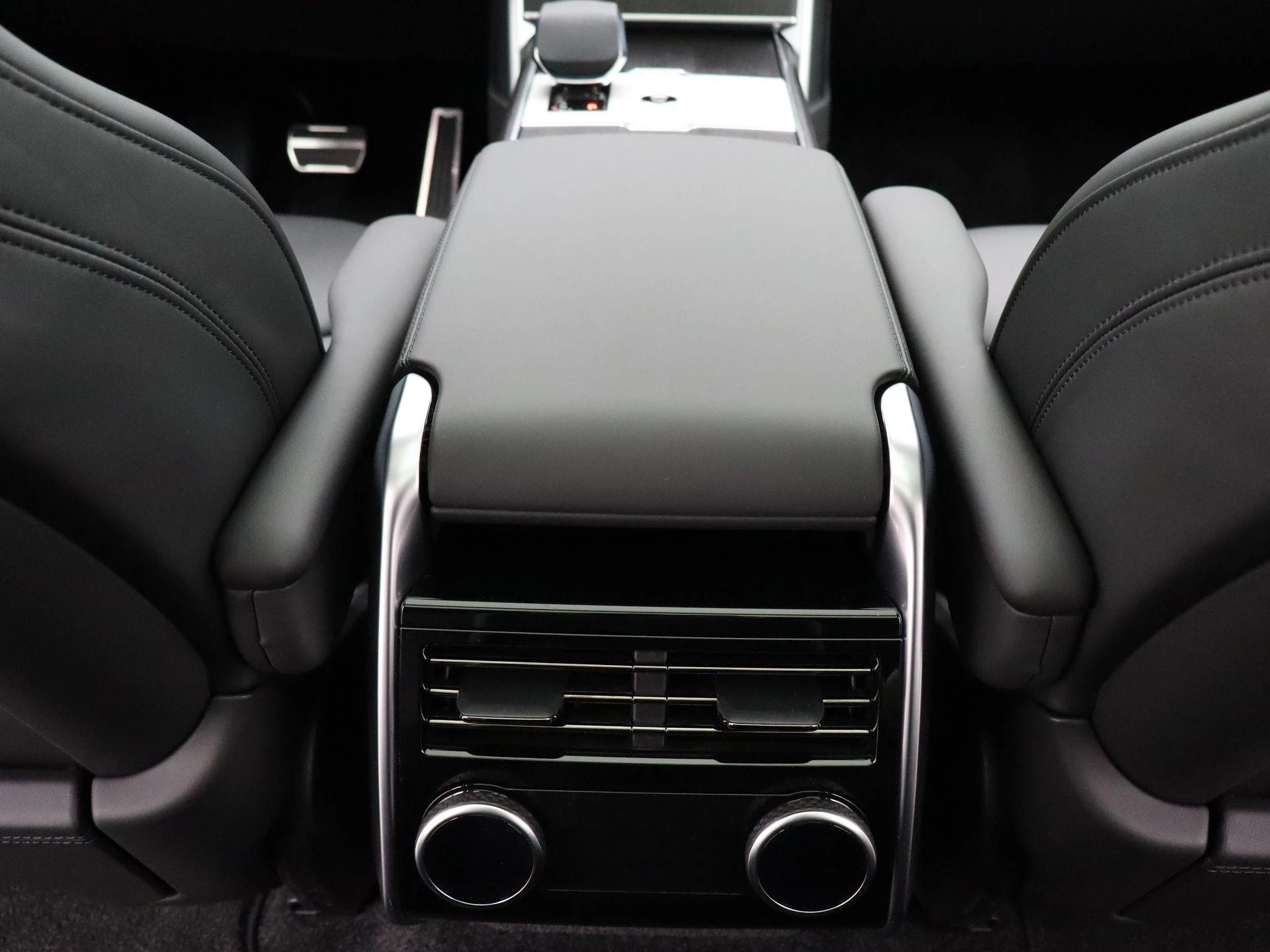 Land Rover-Range Rover-image-41