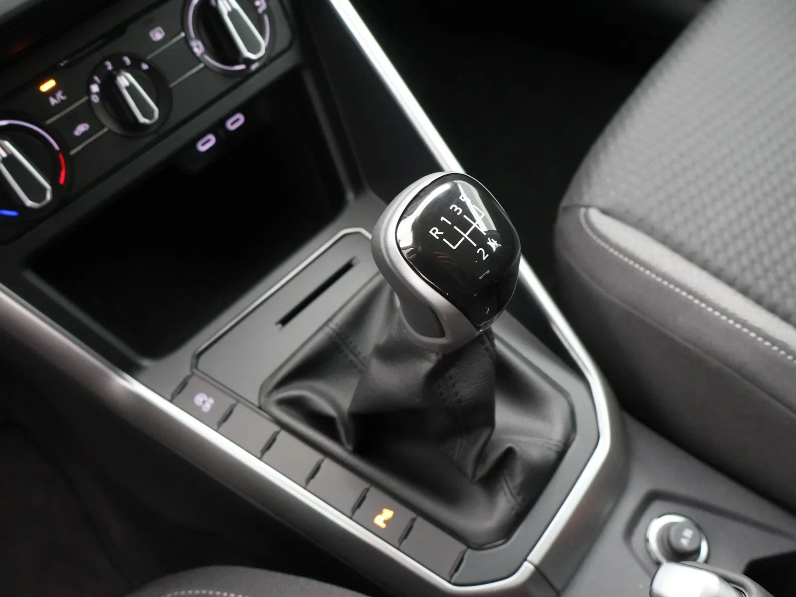 Volkswagen-Taigo-image-12