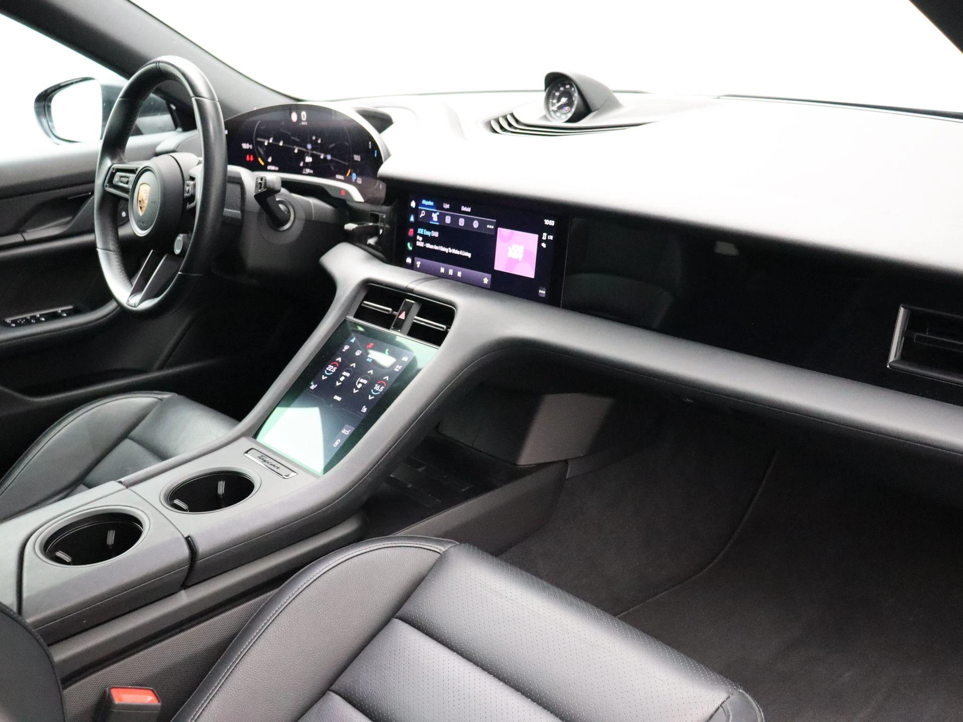 Porsche-Taycan-image-31