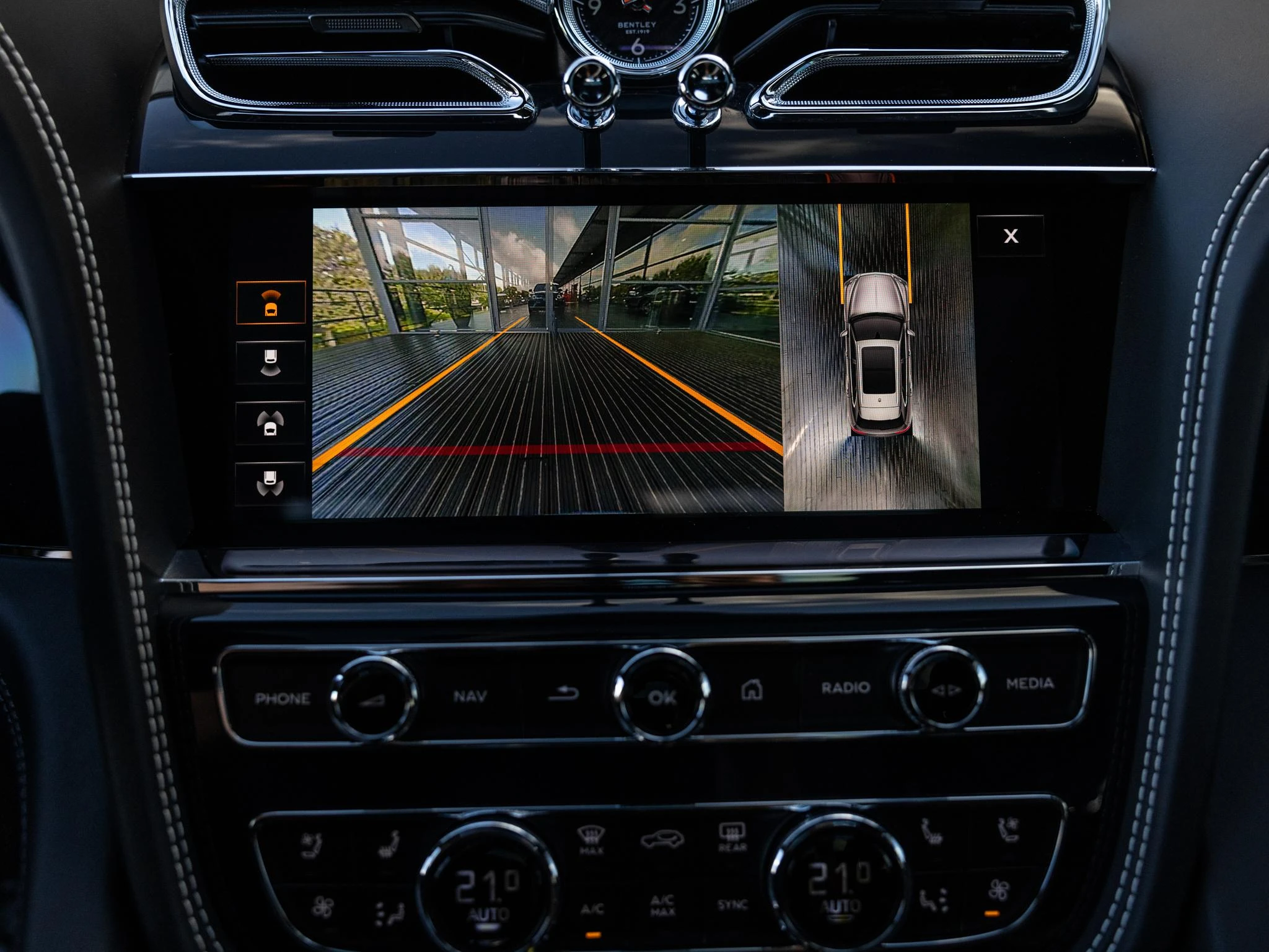 Bentley-Bentayga-image-17