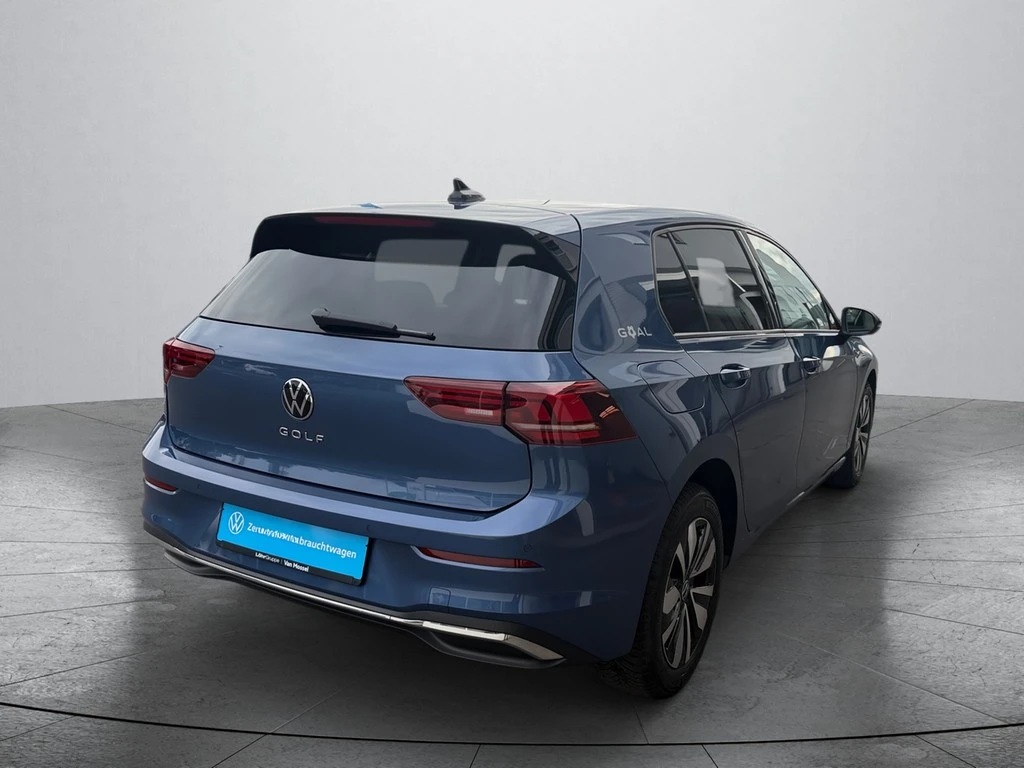 Volkswagen-Golf-image-4