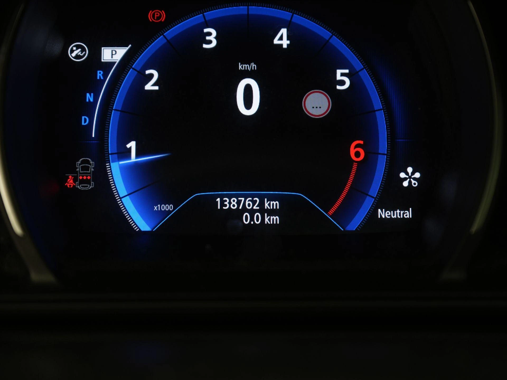 Renault-Mégane Estate-image-24