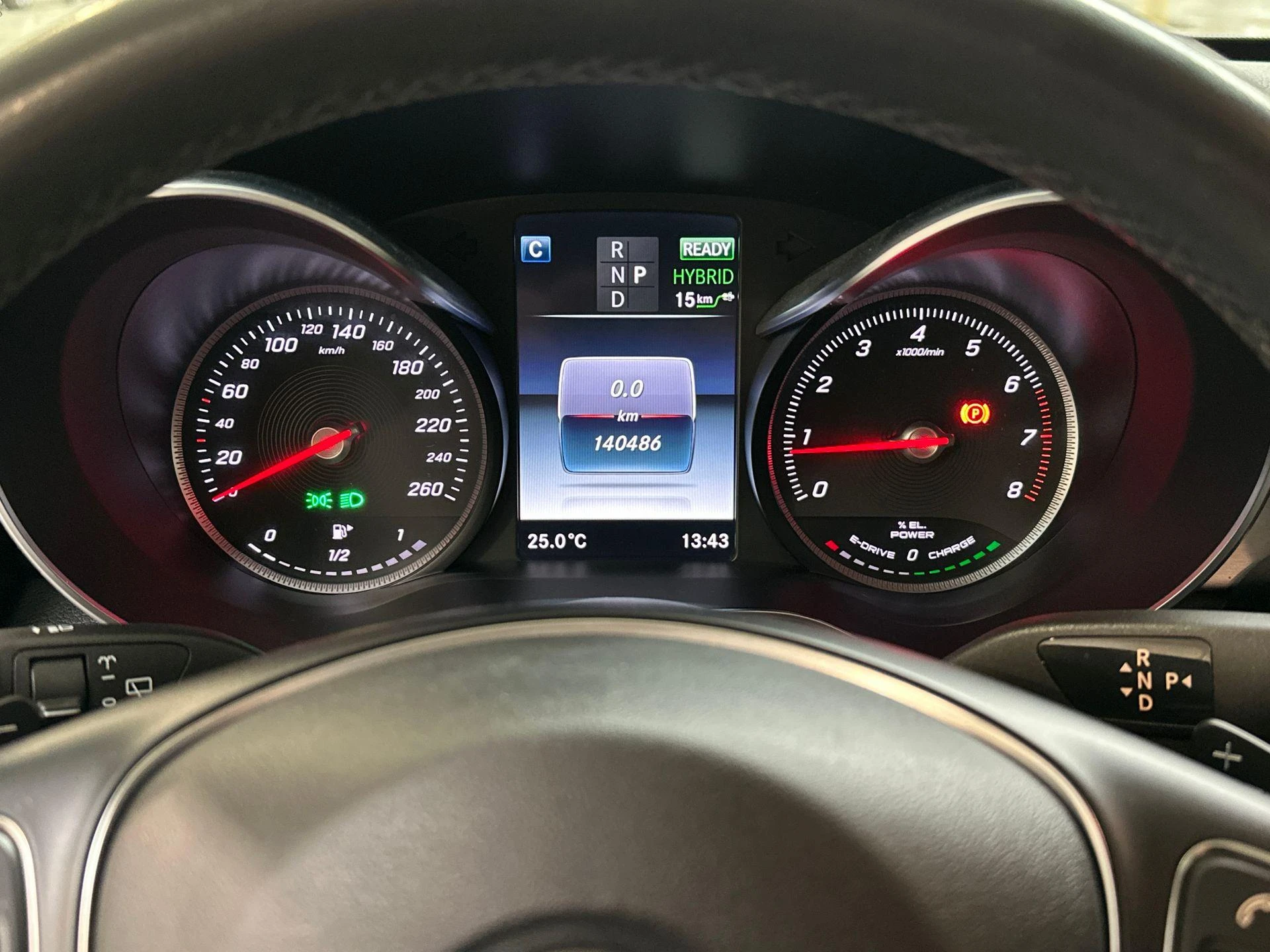 Mercedes-Benz-C-Klasse-image-13