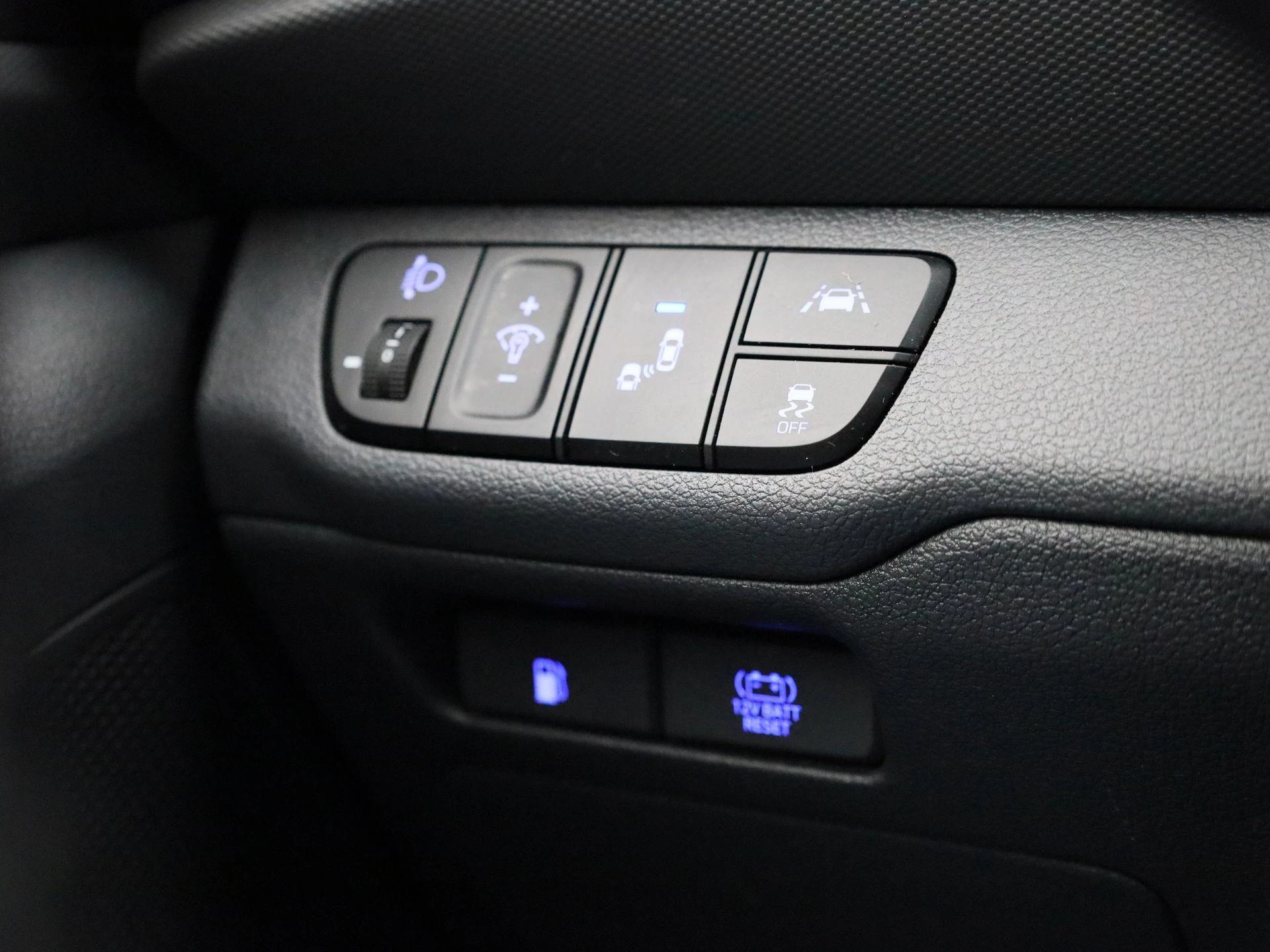 Hyundai-IONIQ-image-28