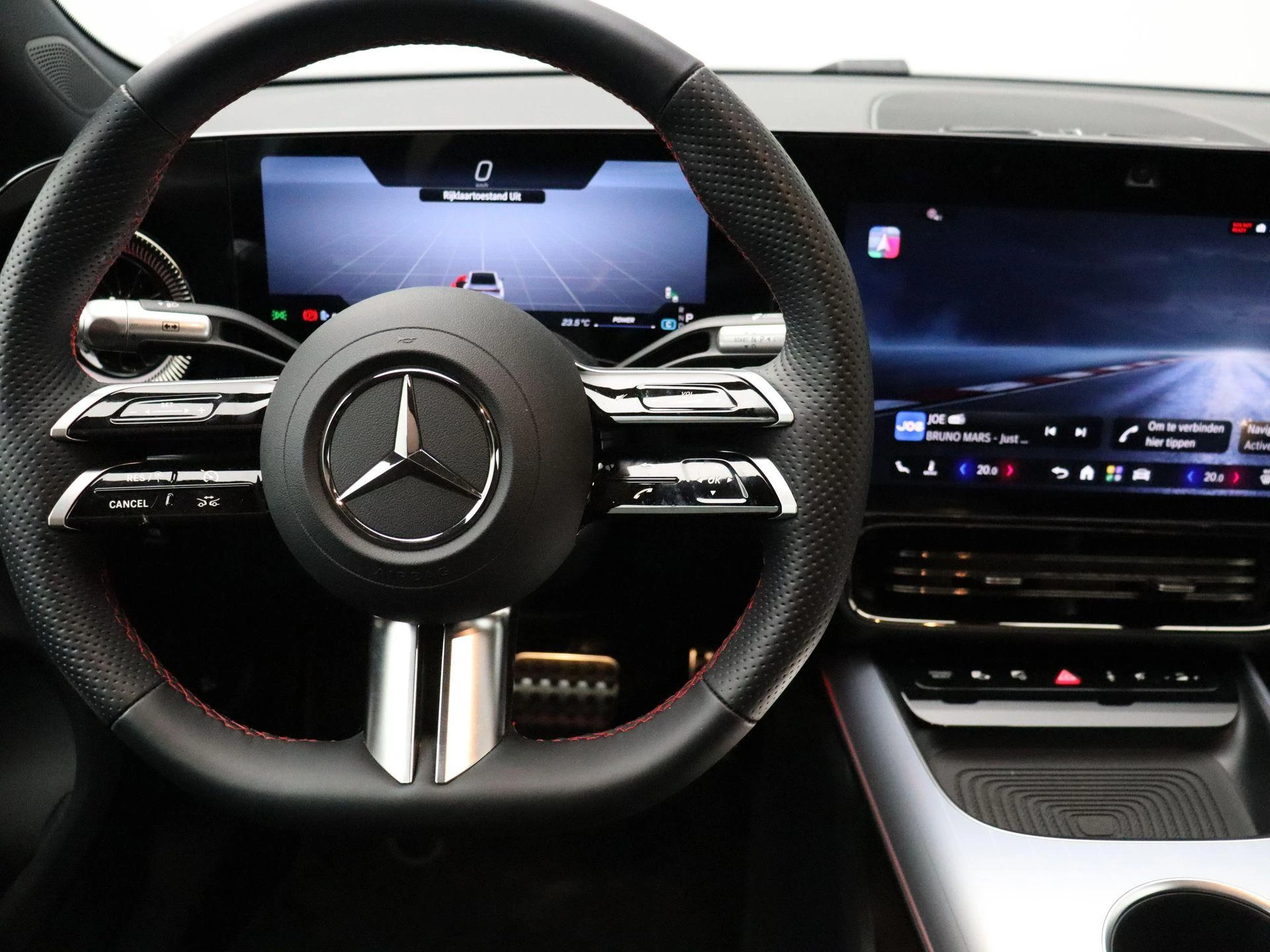 Mercedes-Benz-CLA-image-28