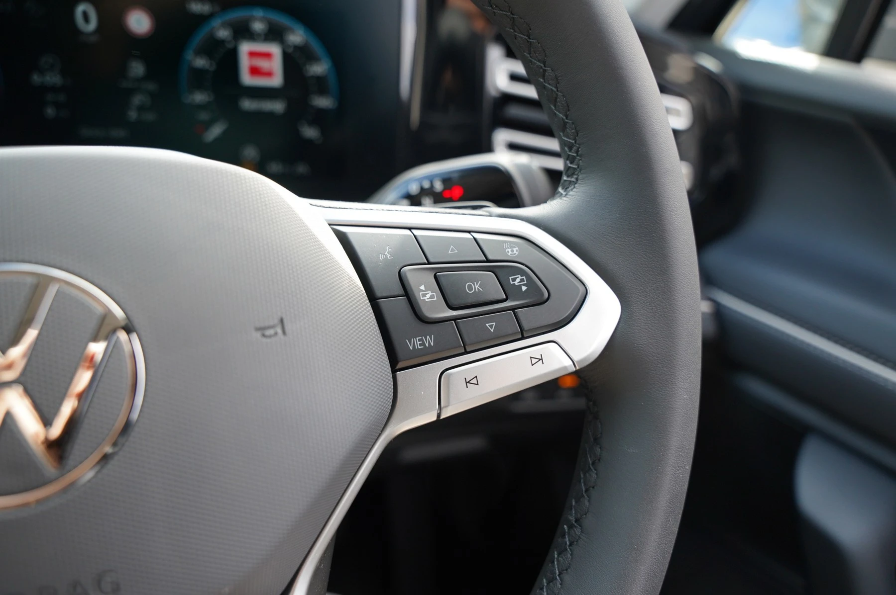 Volkswagen-Tiguan-image-21