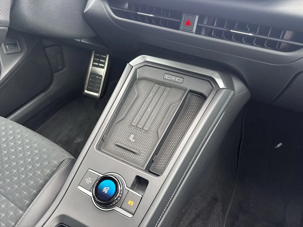 Volkswagen T-Roc 1.5l eTSI DSG R-Line