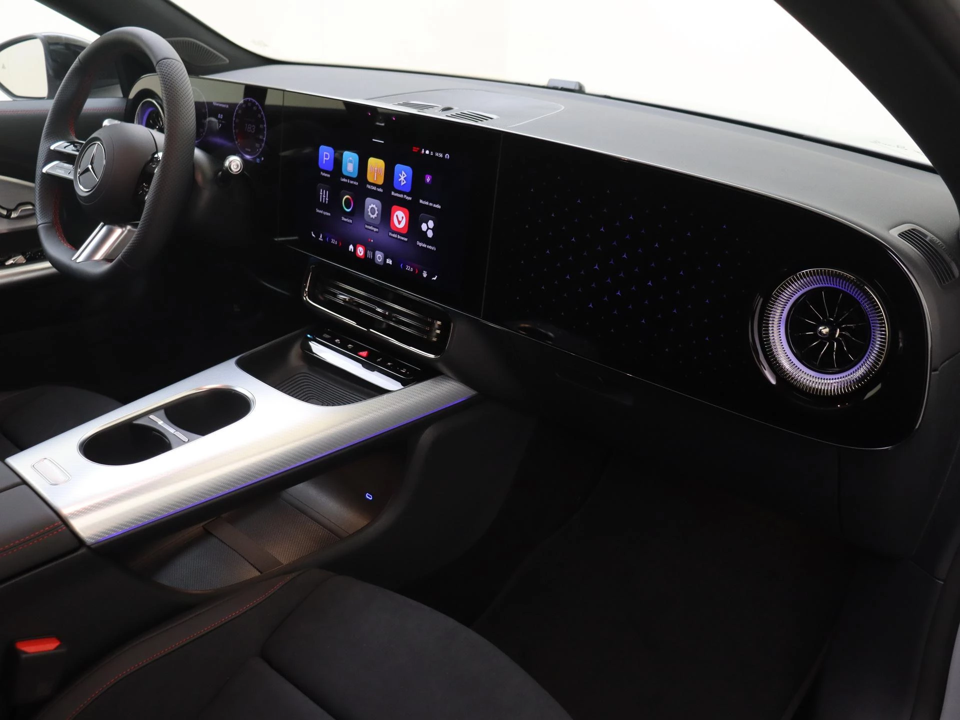 Mercedes-Benz-CLA-image-10