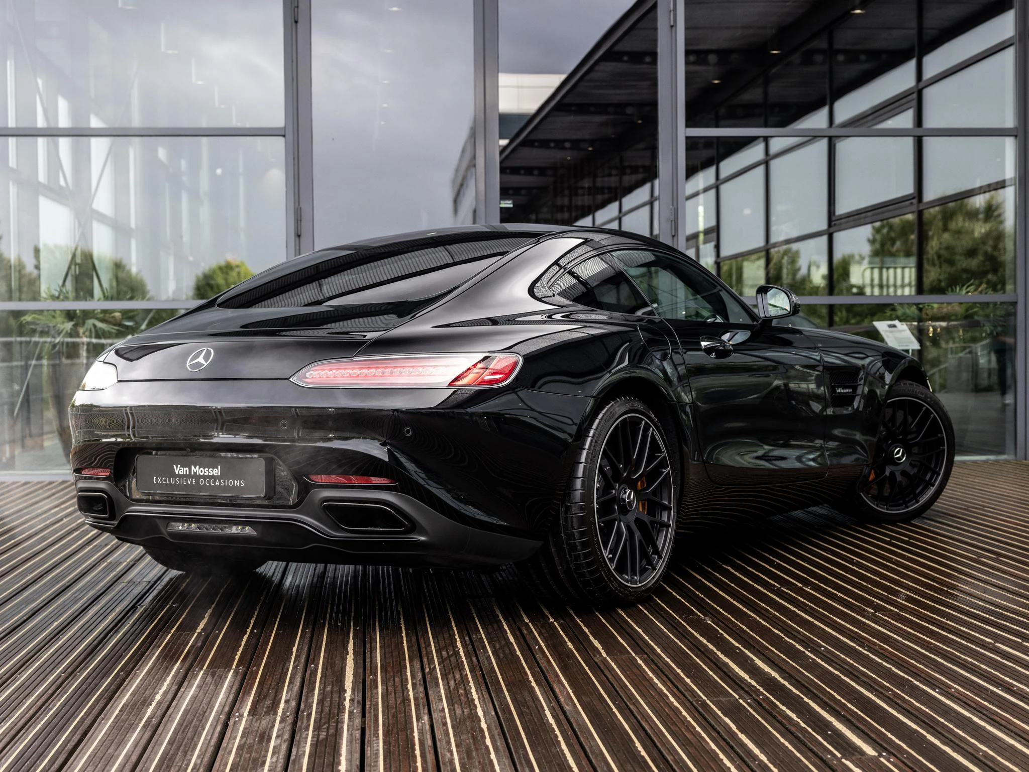 Mercedes-AMG-GT-image-5
