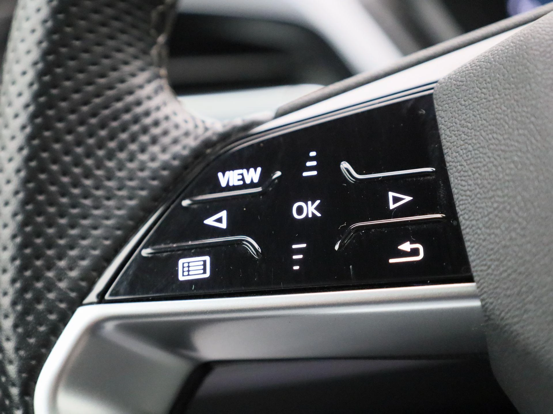 Audi-Q4 e-tron-image-19