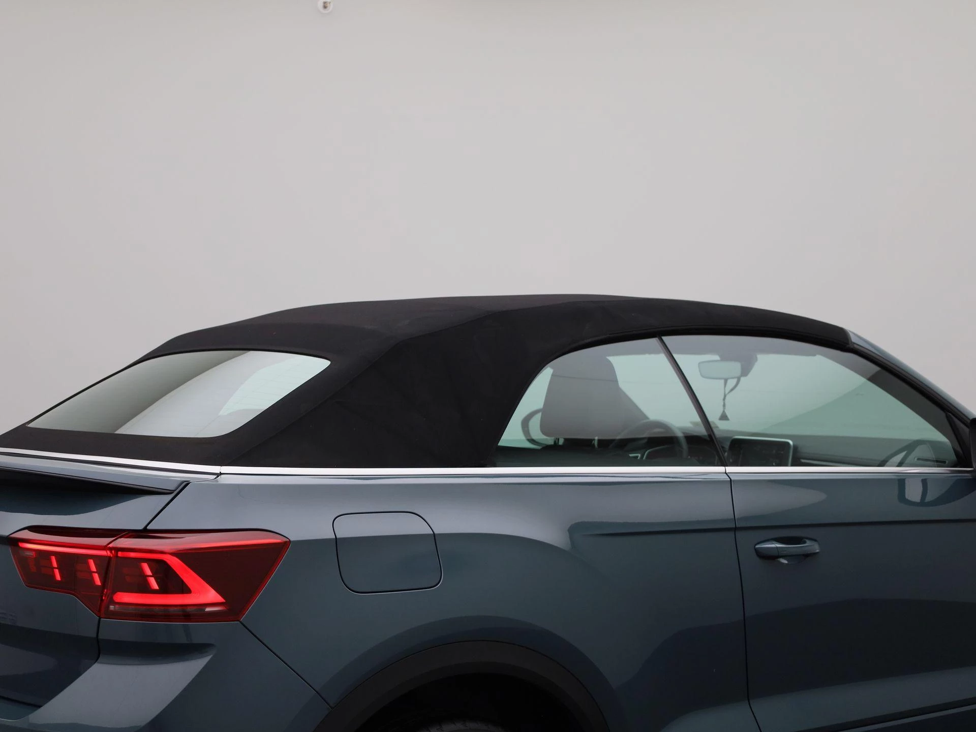 Volkswagen-T-Roc-image-16
