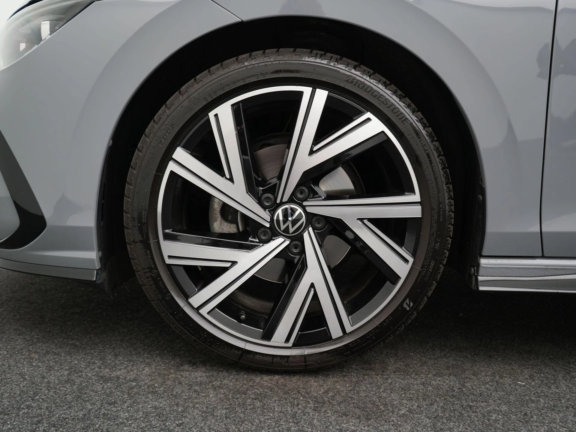 Volkswagen-Golf-image-52