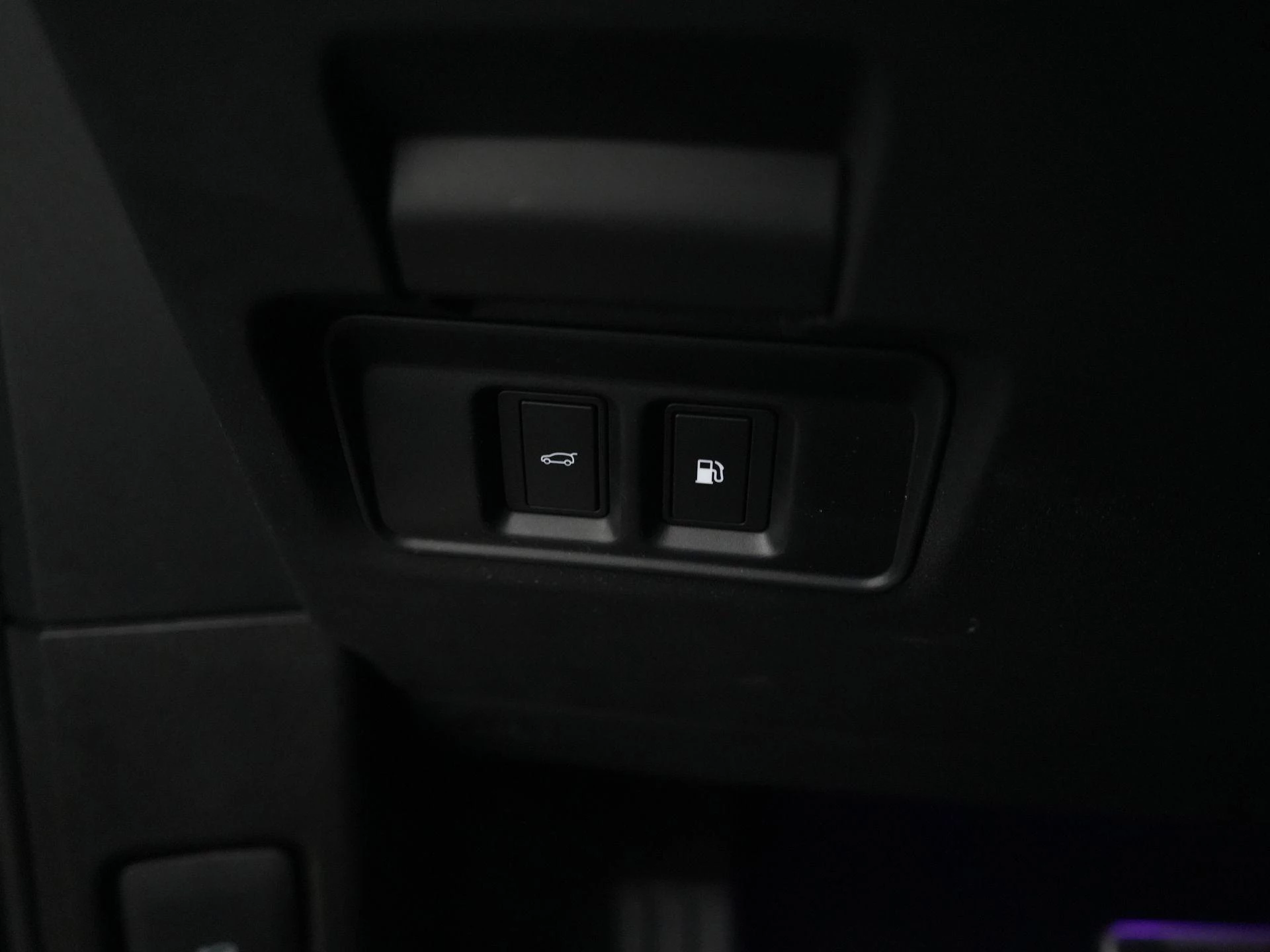 Land Rover-Range Rover Evoque-image-16