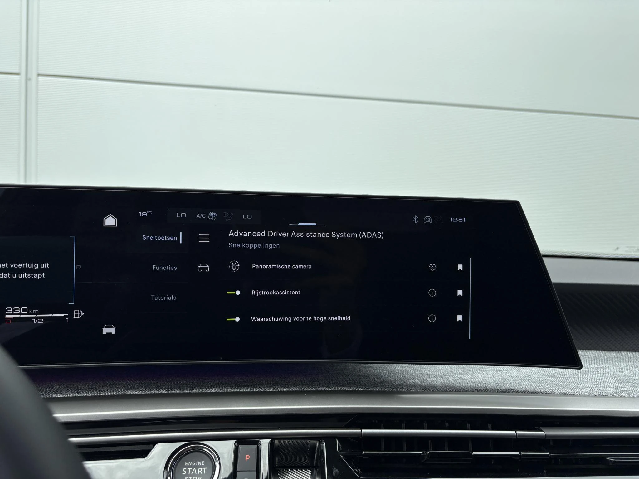 Peugeot 3008 1.6 plug-in Hybrid 195 Allure