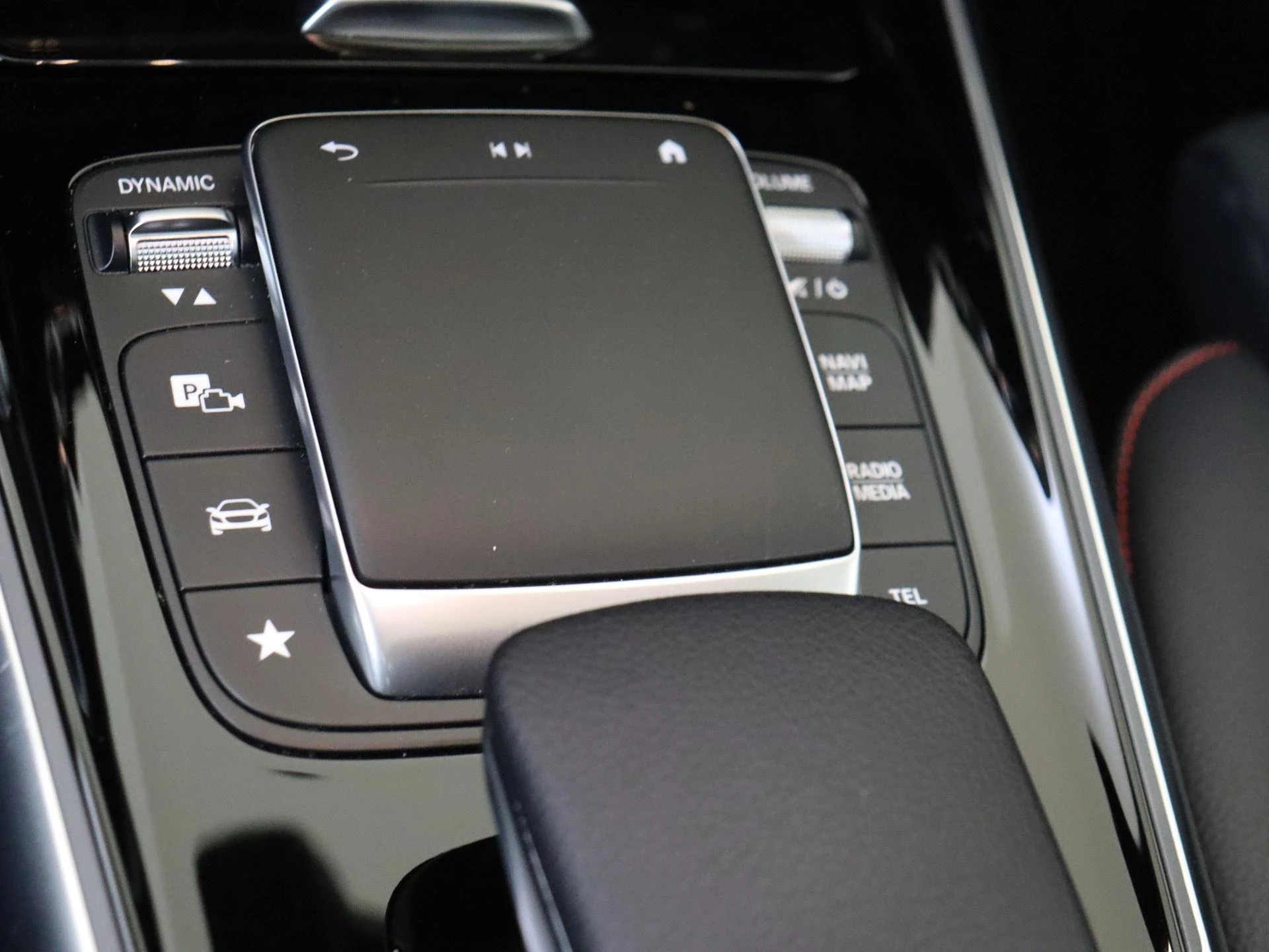 Mercedes-Benz-B-Klasse-image-20